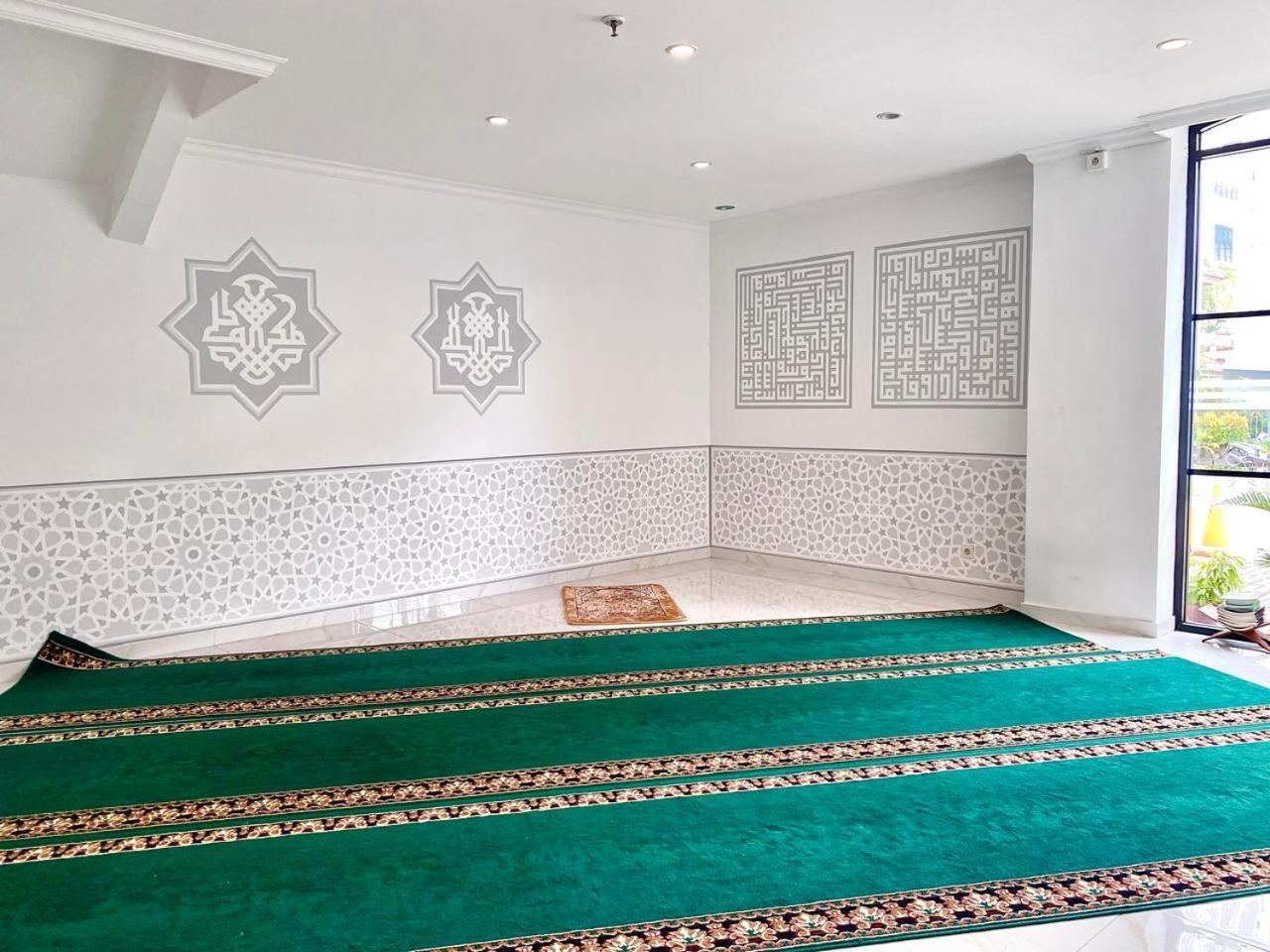 Dafam Enkadeli Thamrin Syariah Hotel 3*