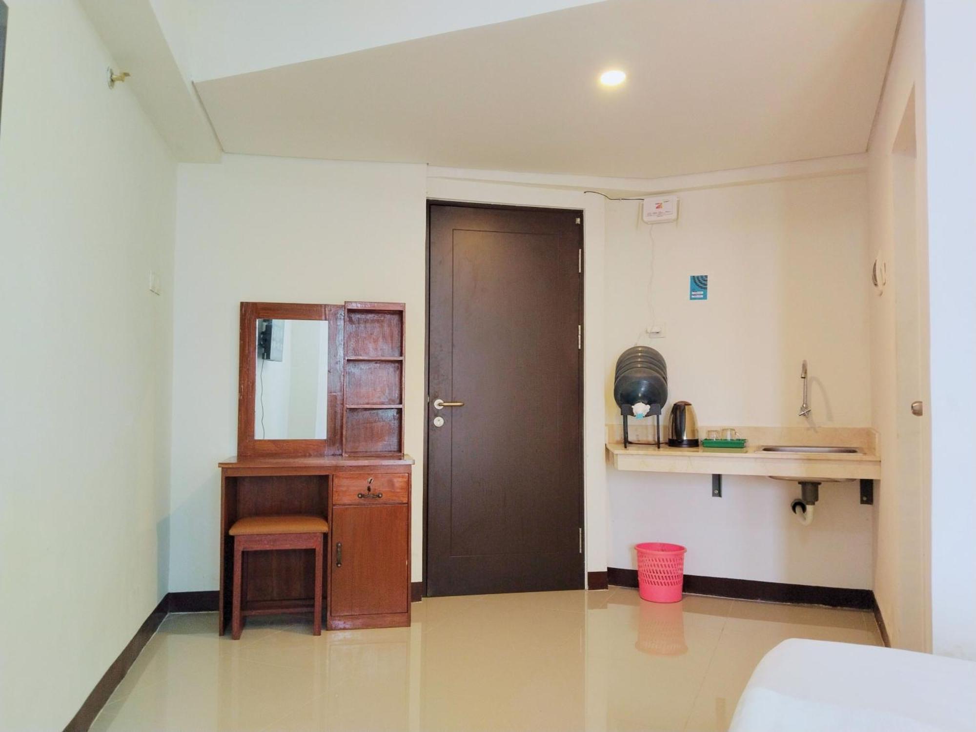 Royale Signature Sapphire Powered By Cocotel Hotel