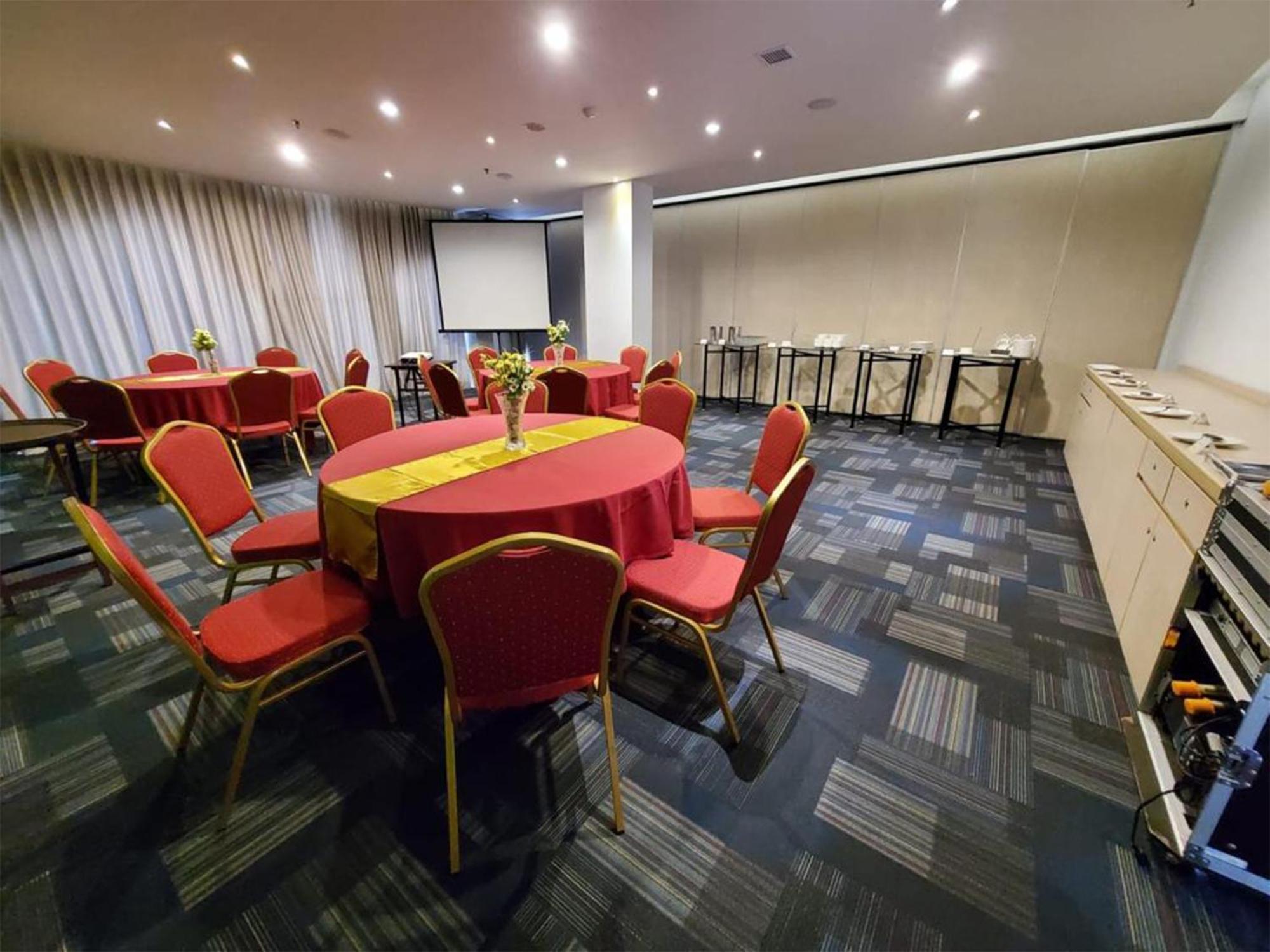 Hotel Zuri Express Mangga Dua Jakarta