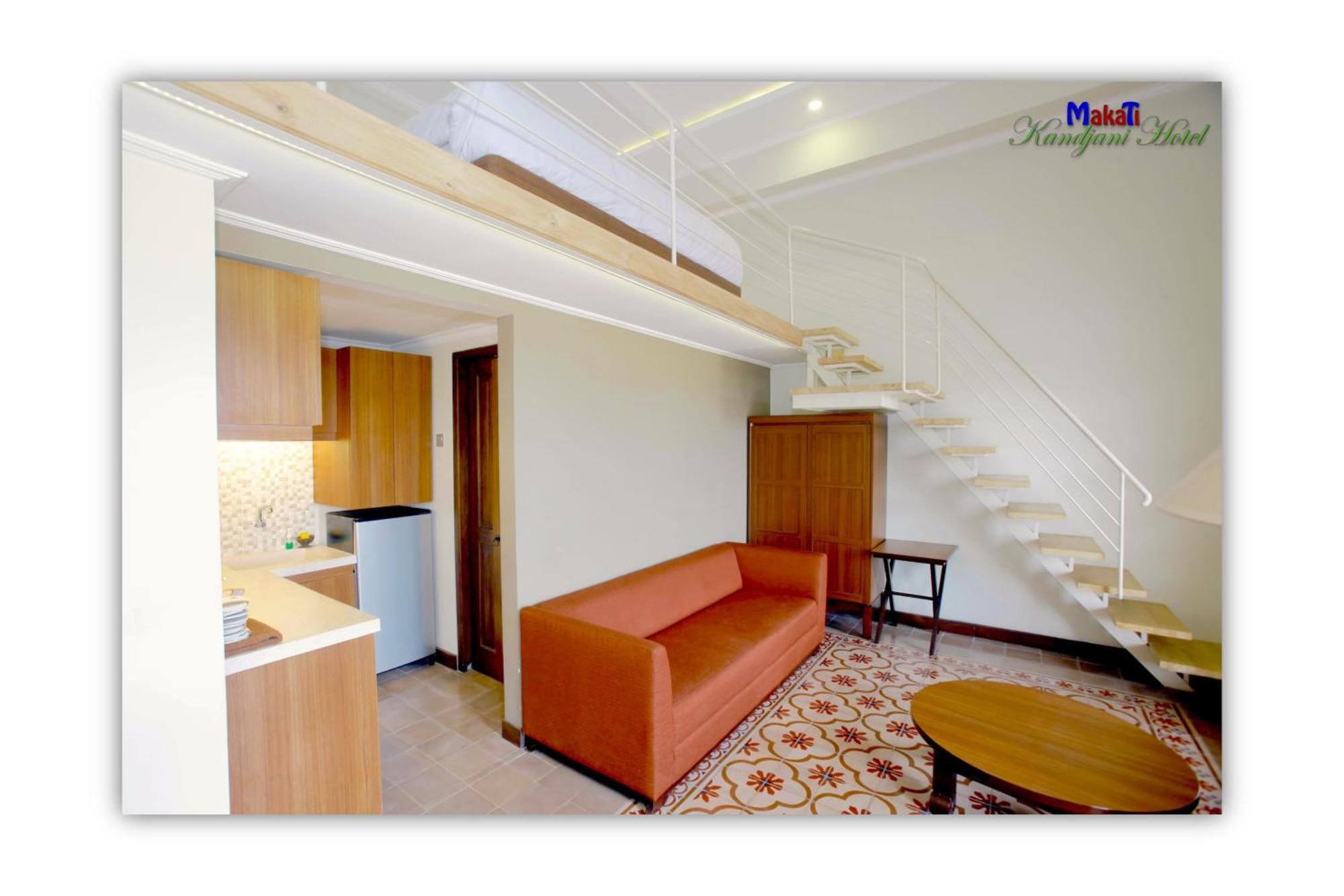 Makati Depok Hotel 3*