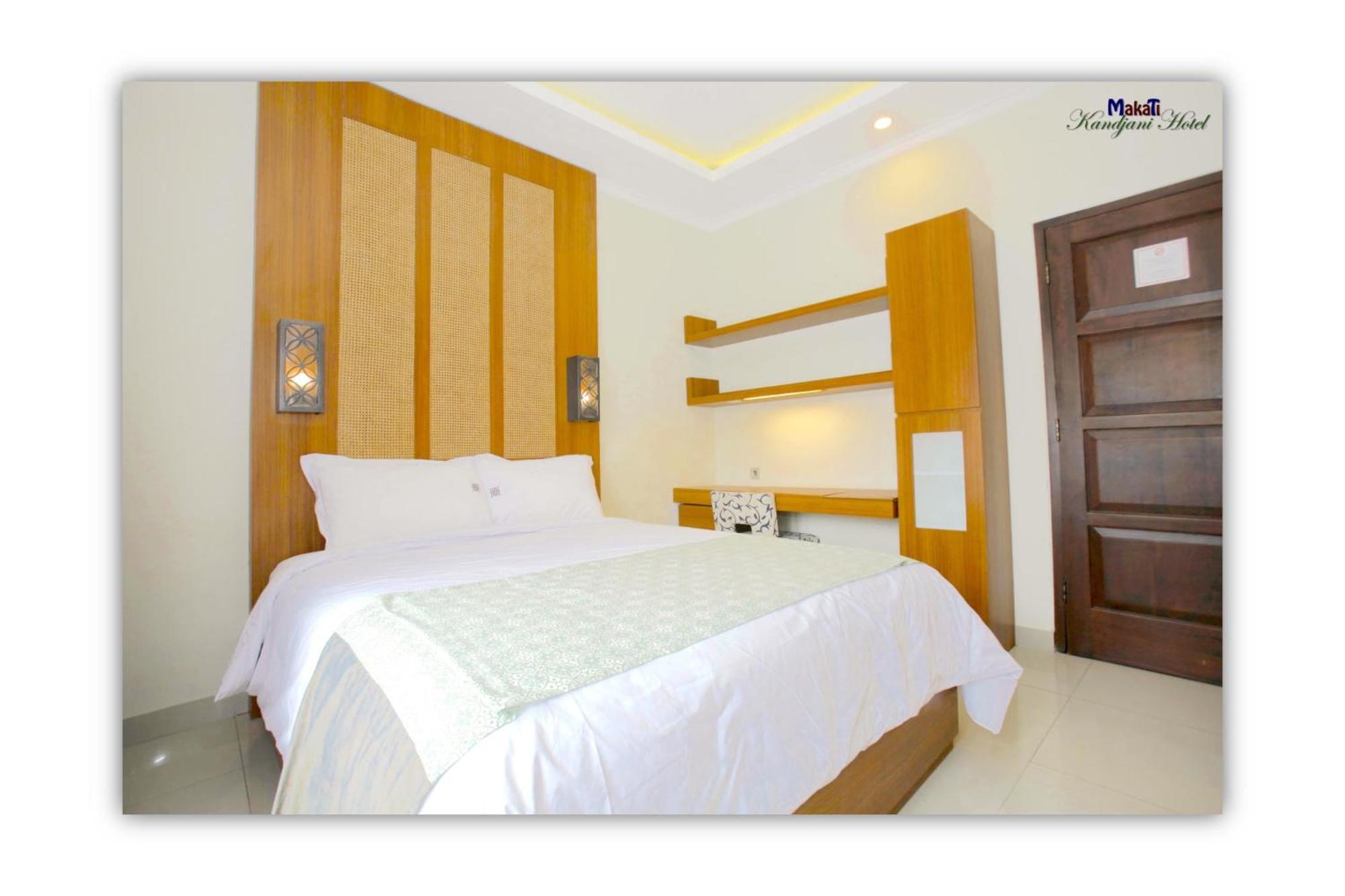 Makati Depok Hotel 3*