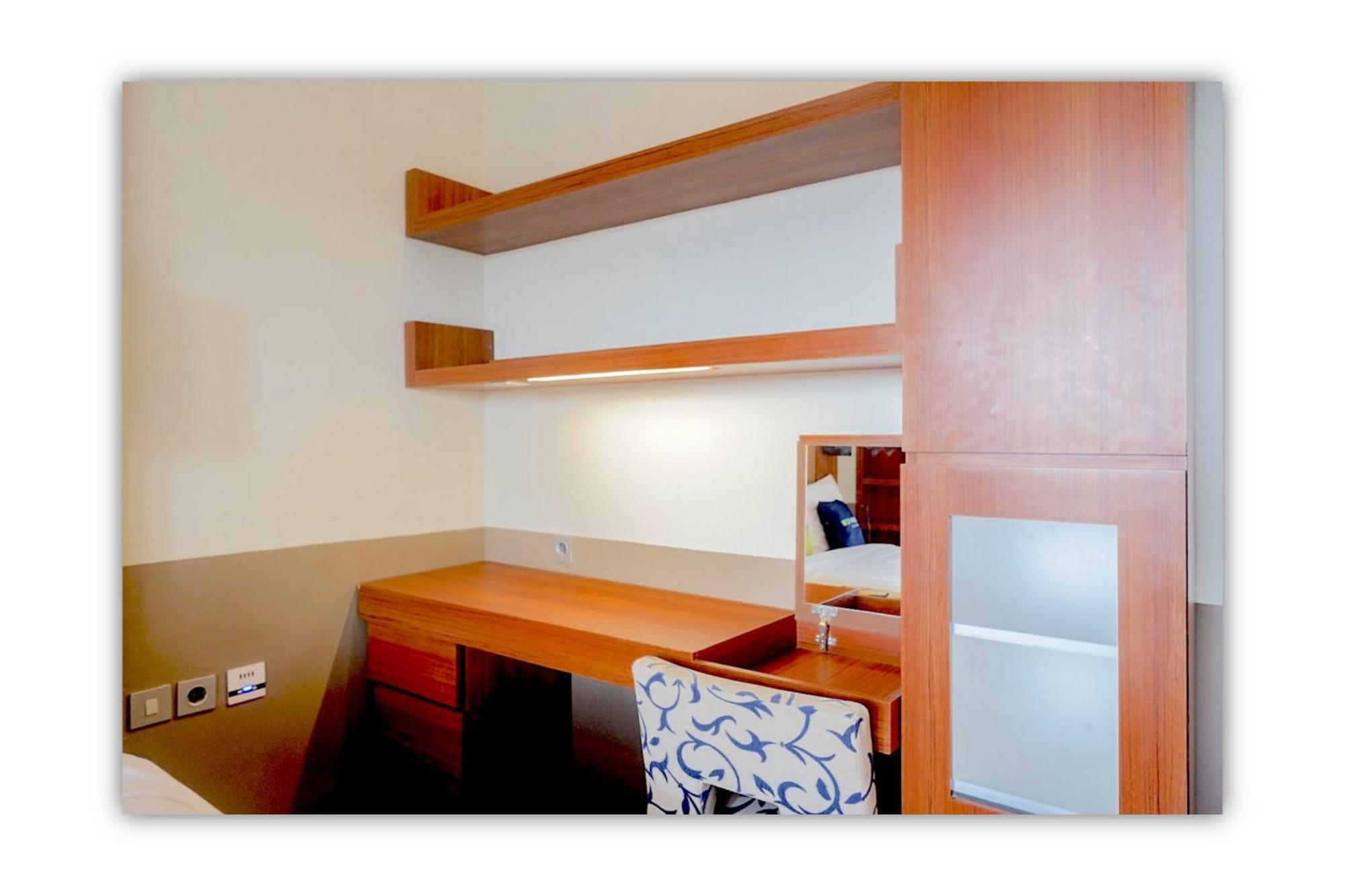Hotel Makati Depok 3*