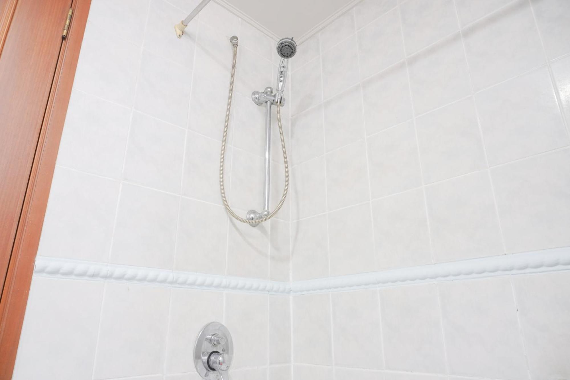 Elegant And Homey 2br At Puri Casablanca By Travelio Apartment *