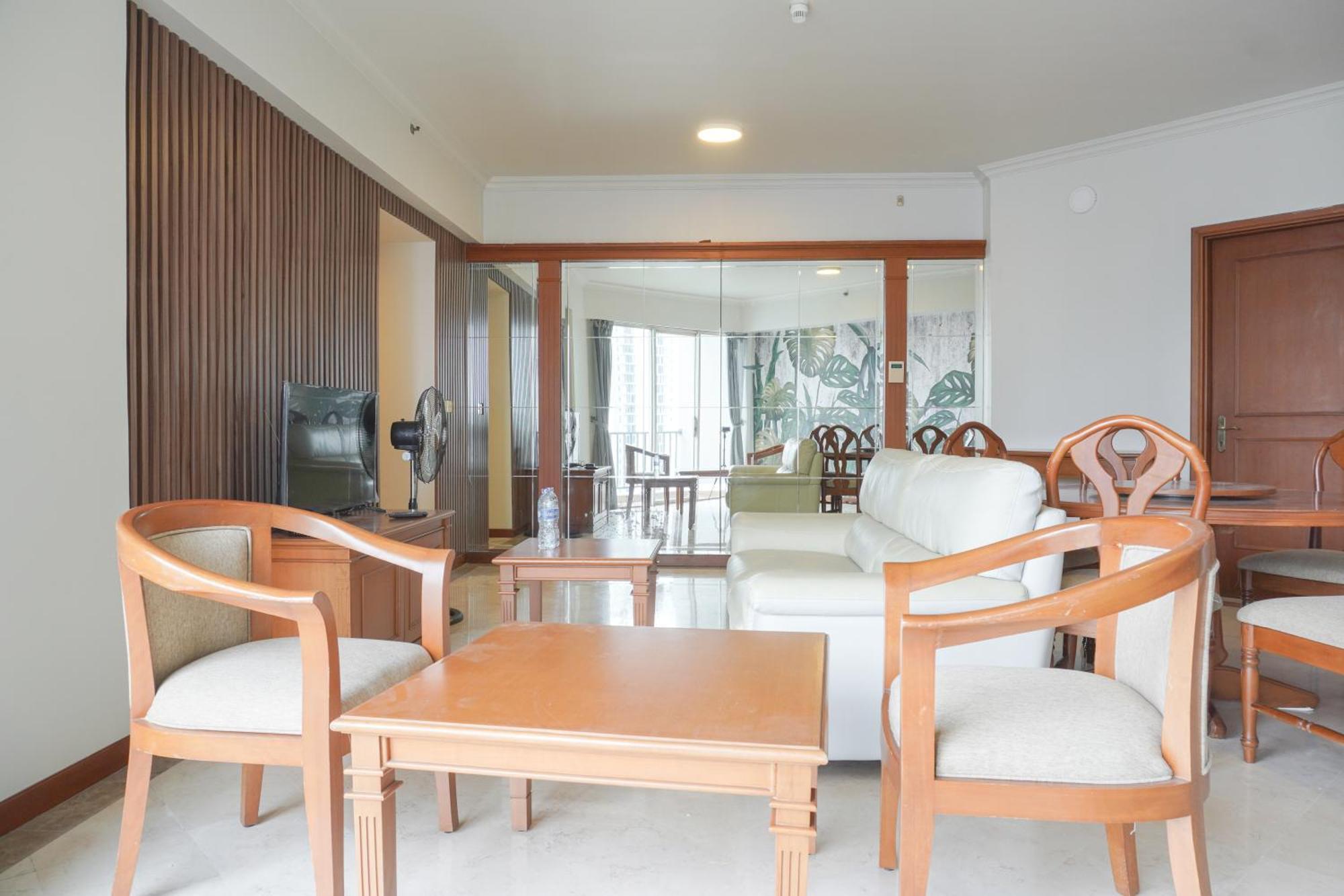 Elegant And Homey 2br At Puri Casablanca By Travelio Apartment