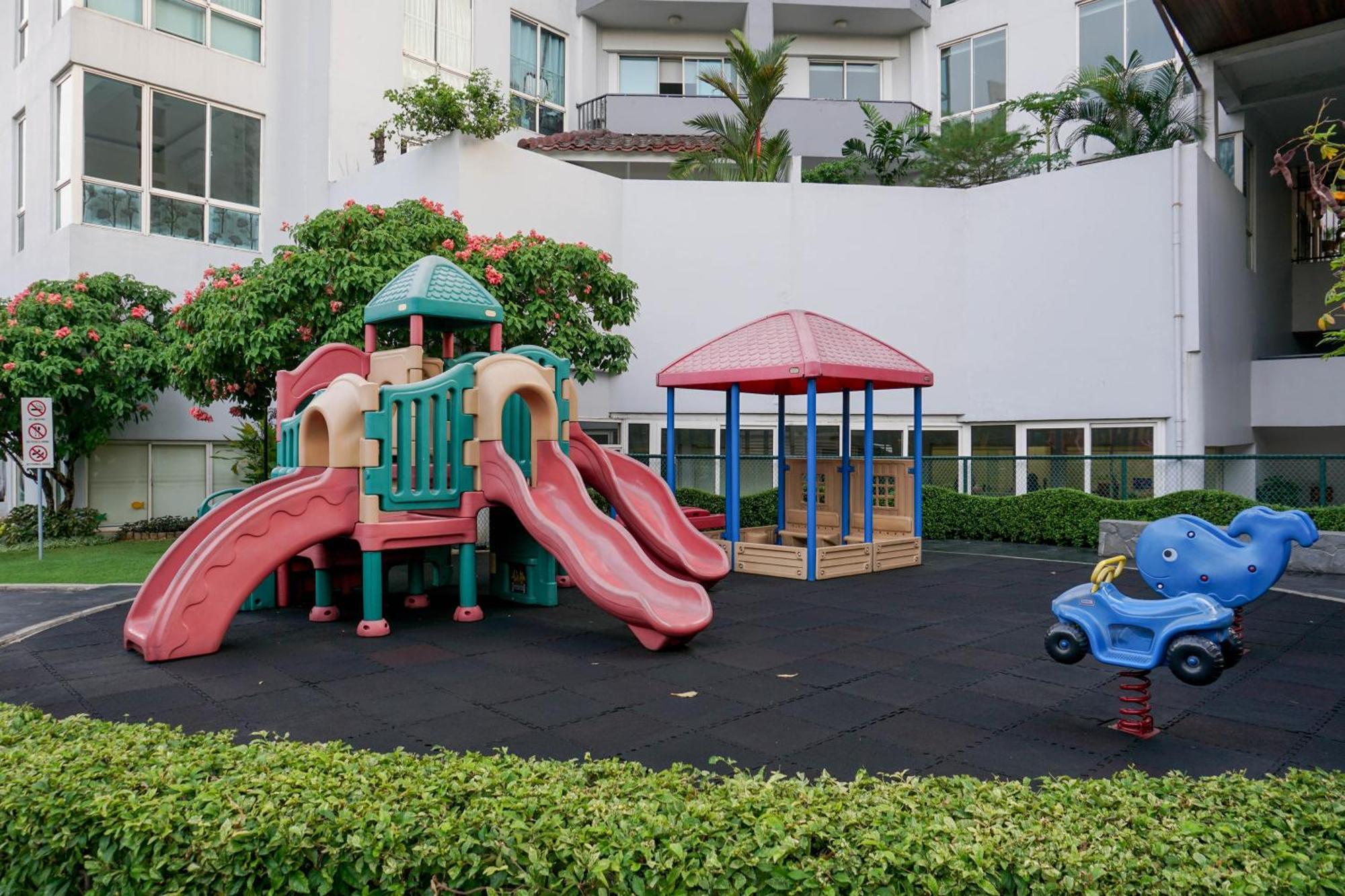 Elegant And Homey 2br At Puri Casablanca By Travelio Apartment