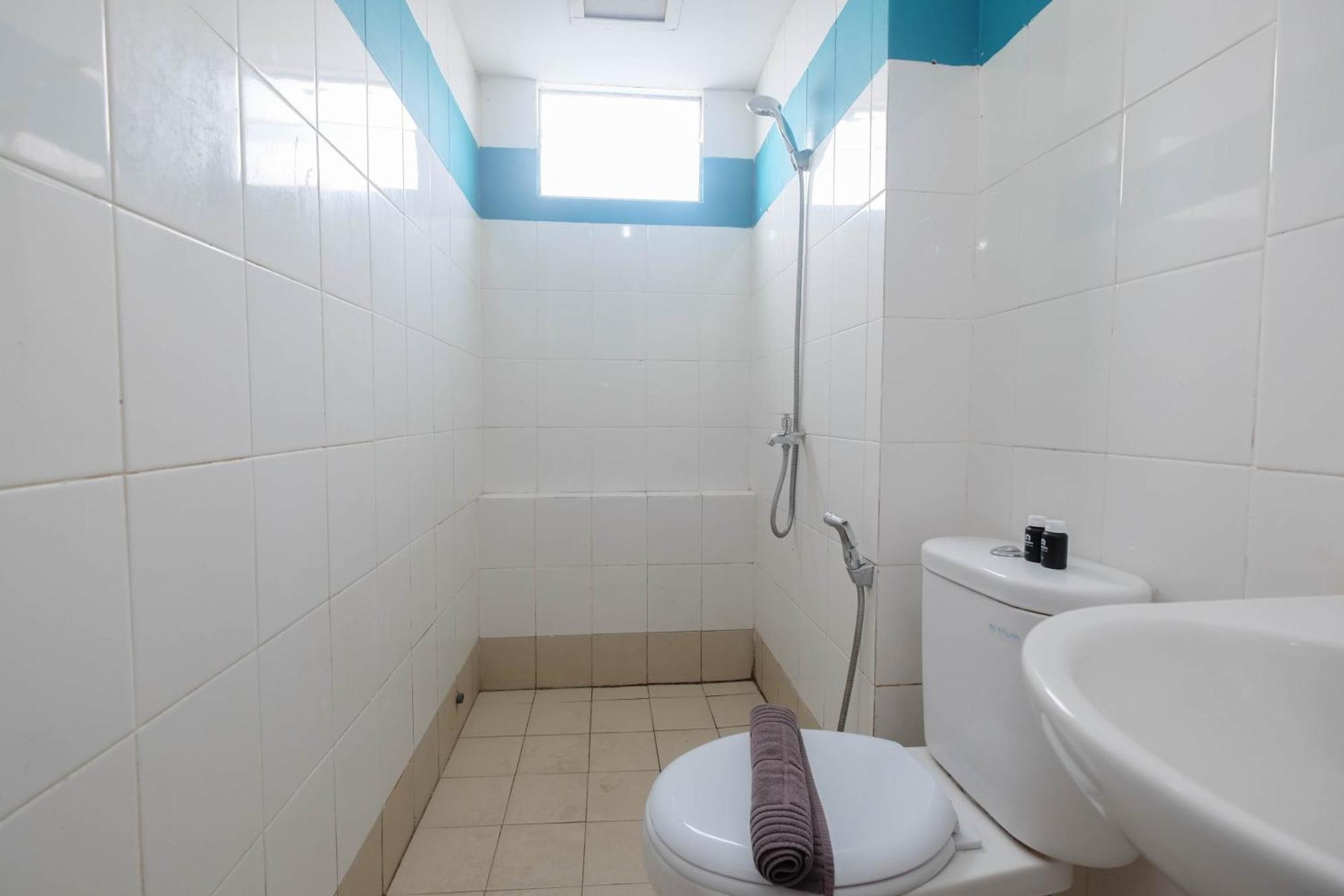 Great Location And Comfort 3br At Bassura By Travelio Apartment
