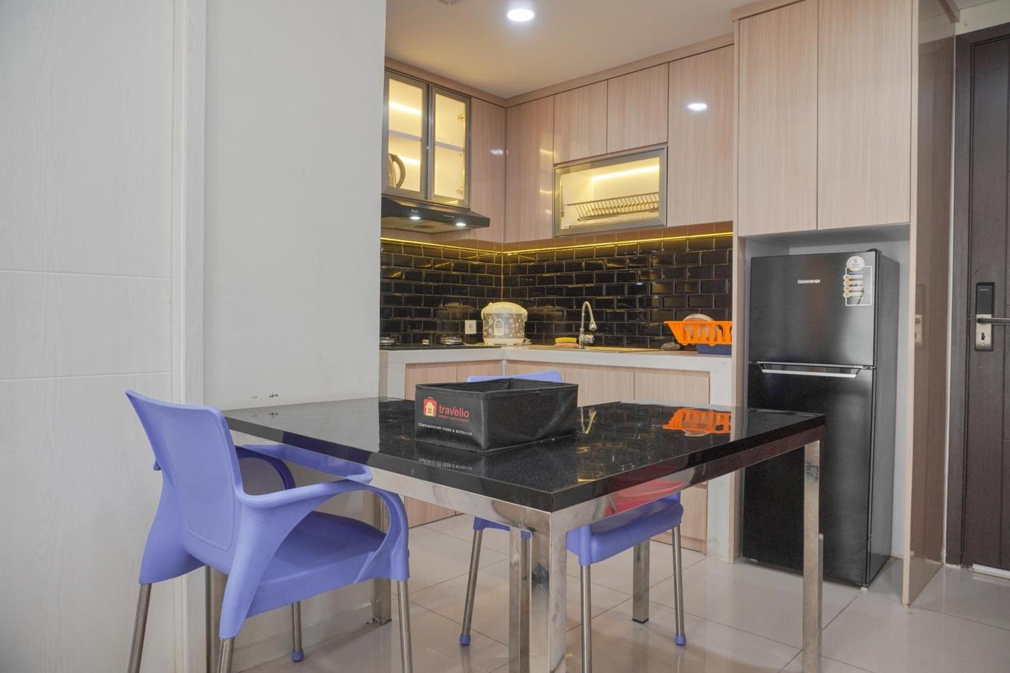 Elegant And Comfy 3br Daan Mogot By Travelio Jakarta