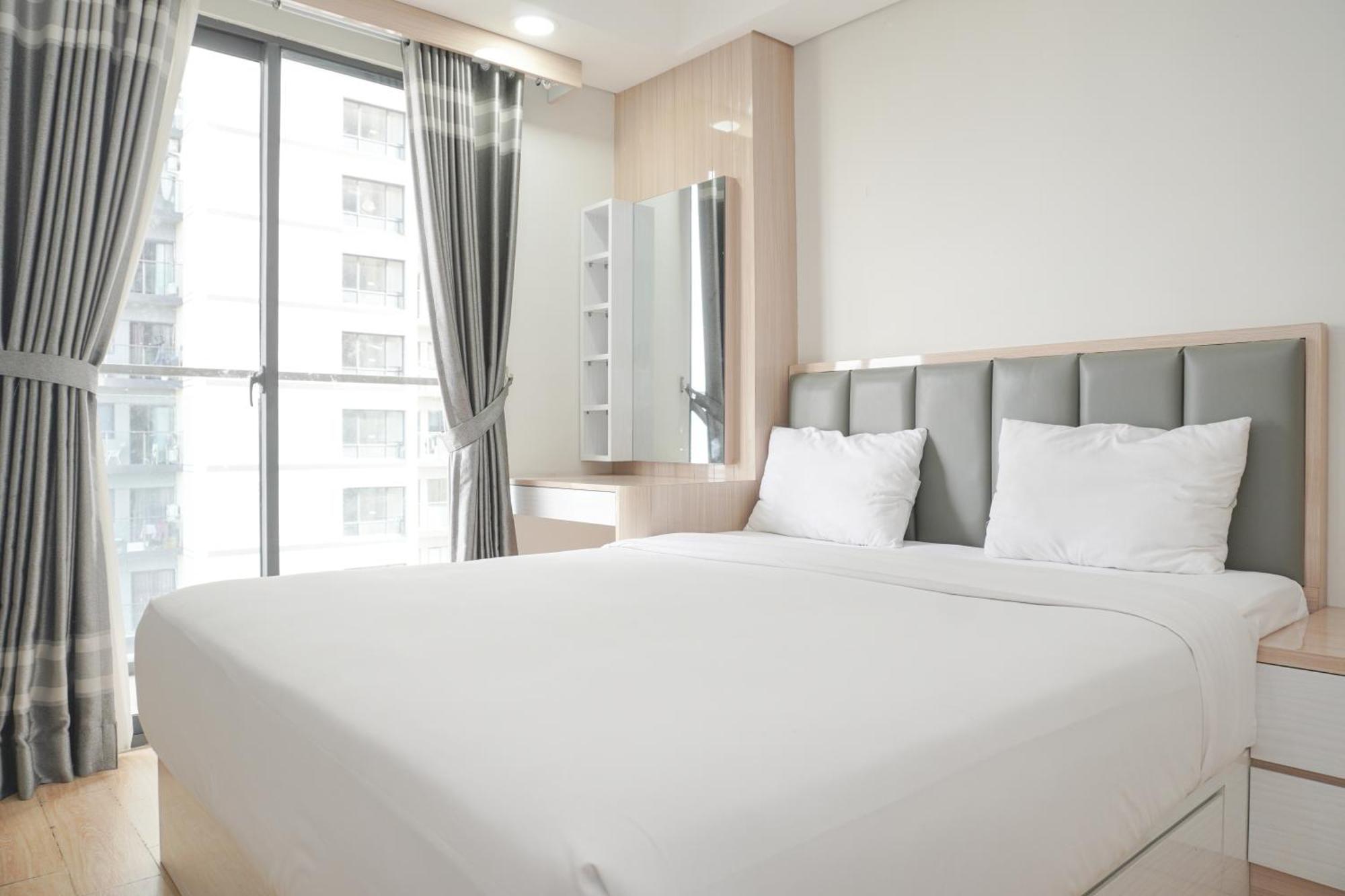 Elegant And Comfy 3br Daan Mogot By Travelio Jakarta