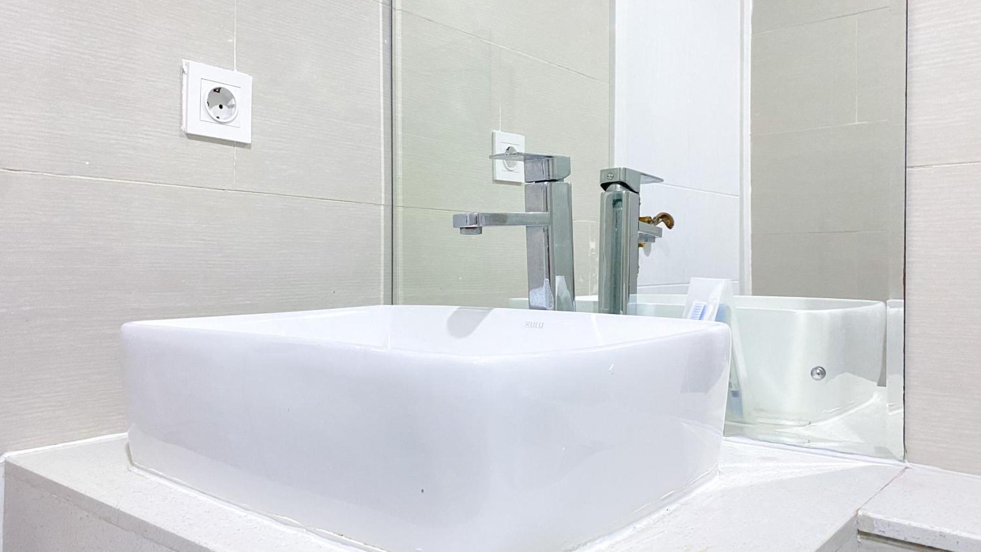 Elegant And Comfy 3br Daan Mogot By Travelio Apartment *
