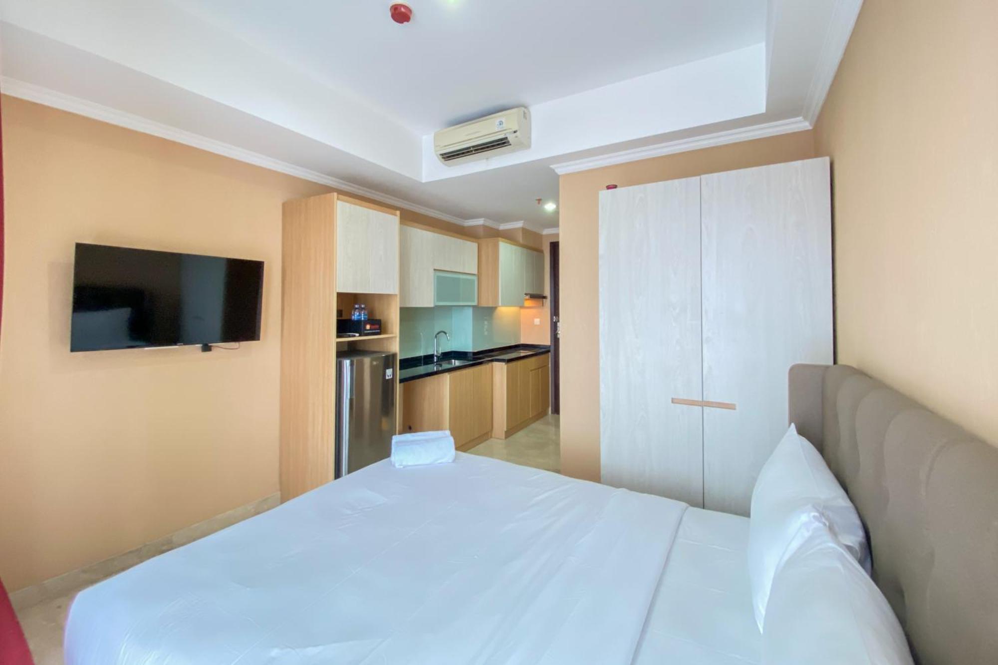 Designed And Homey At Menteng Park By Travelio