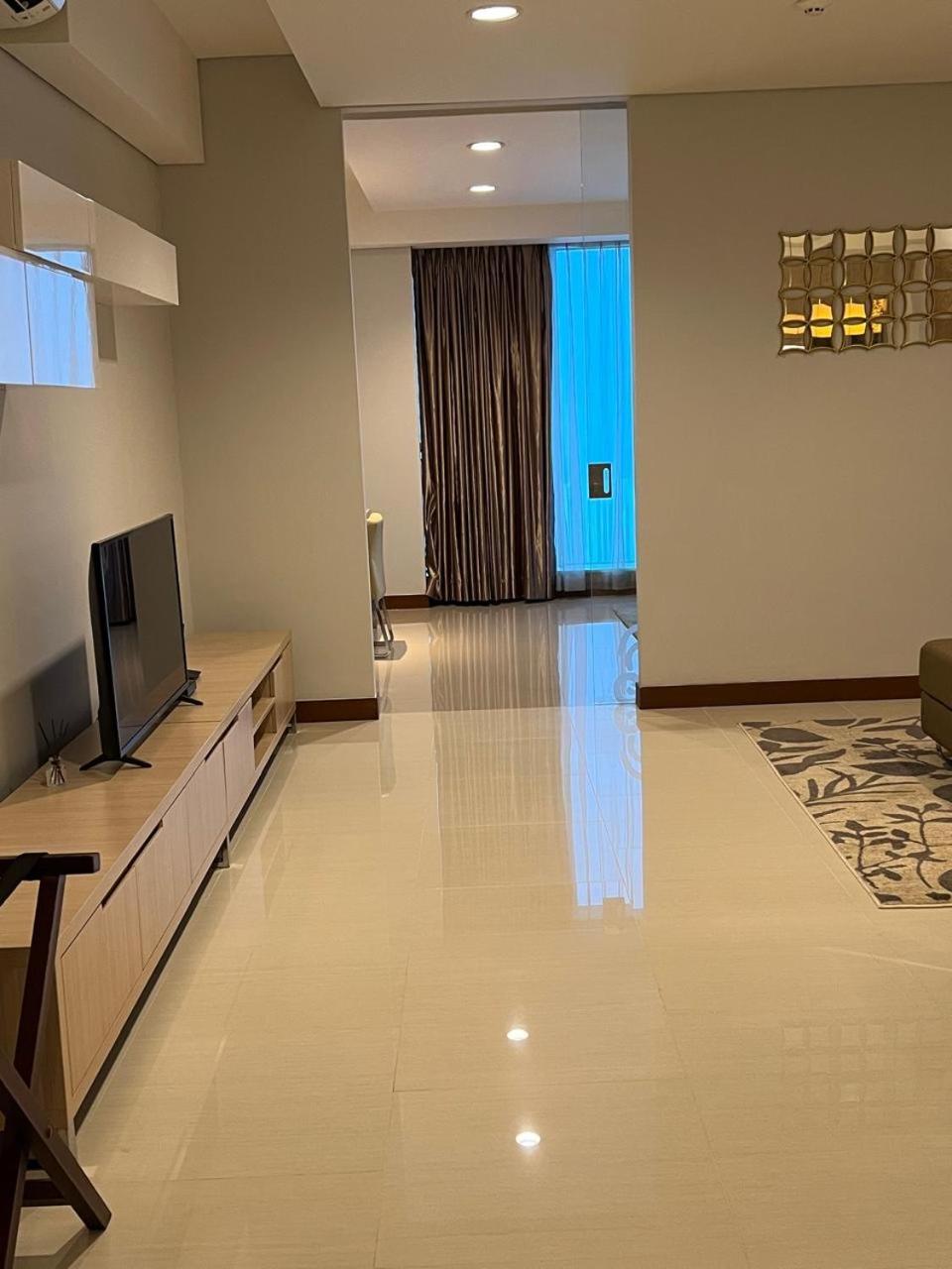 1 Bedroom Executive At The H Tower Kuningan By Lorenso Jakarta