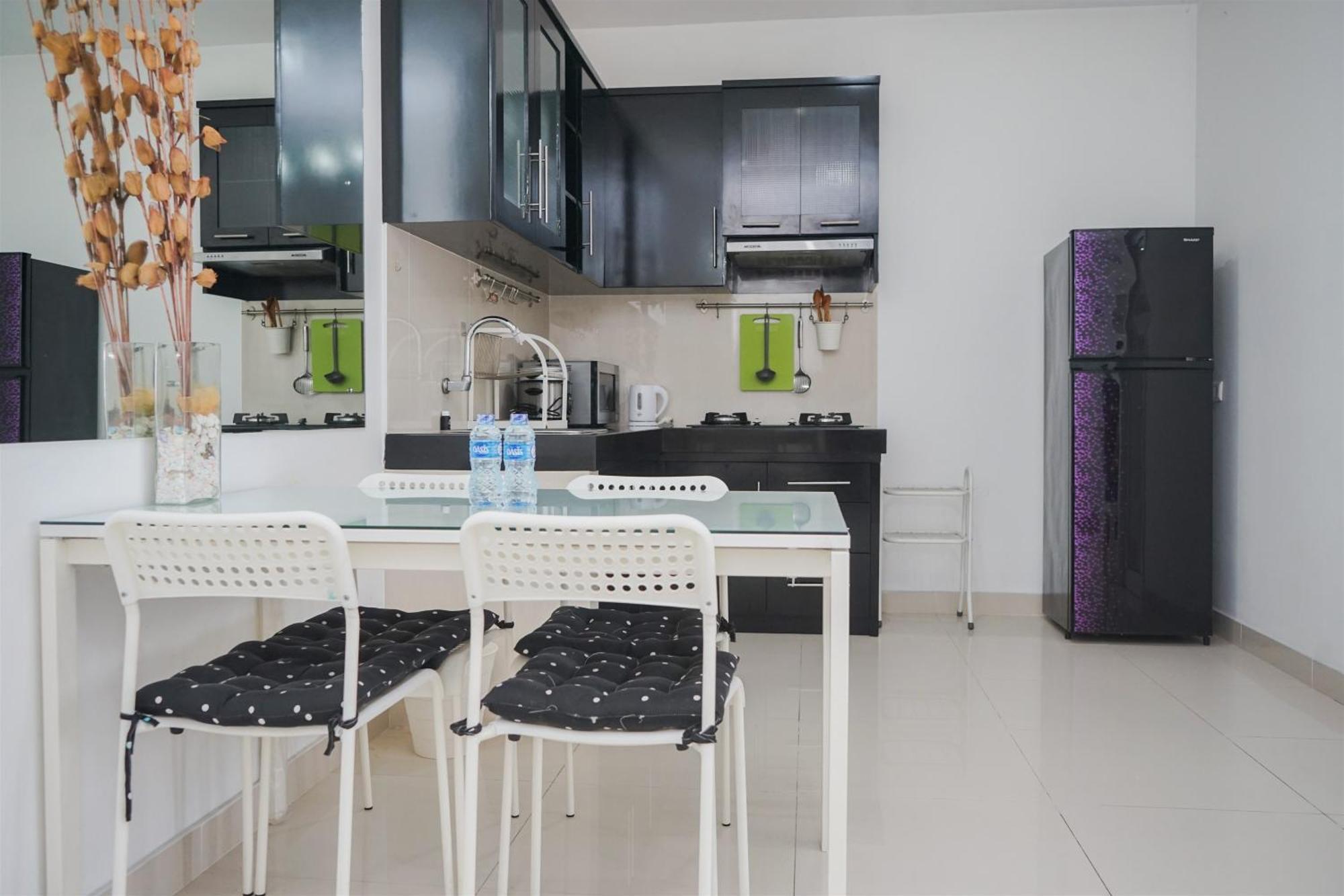 Apartment Strategic And Homey 2br At Puri Garden Near Mall By Travelio