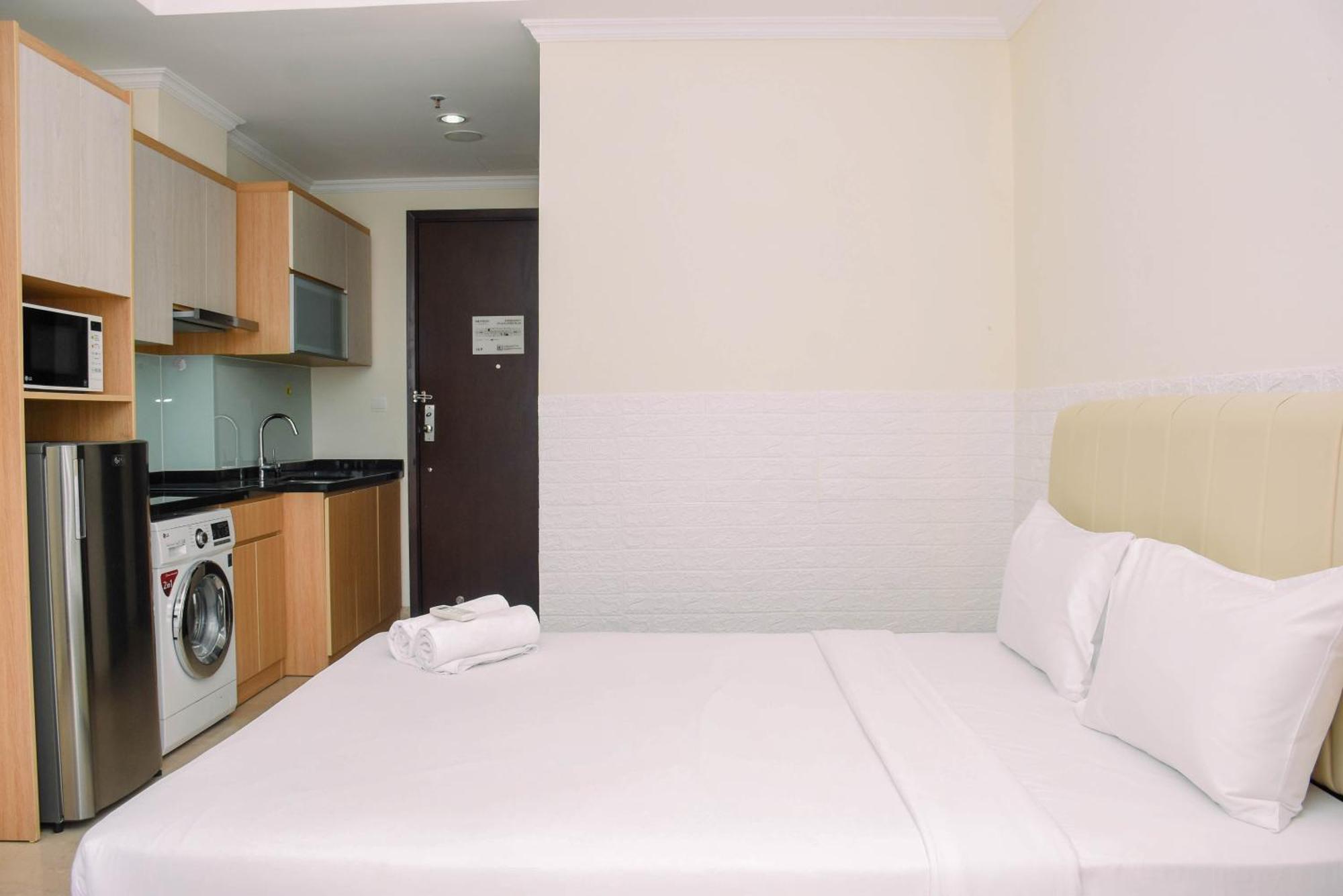 Apartment Fancy And At Menteng Park By Travelio