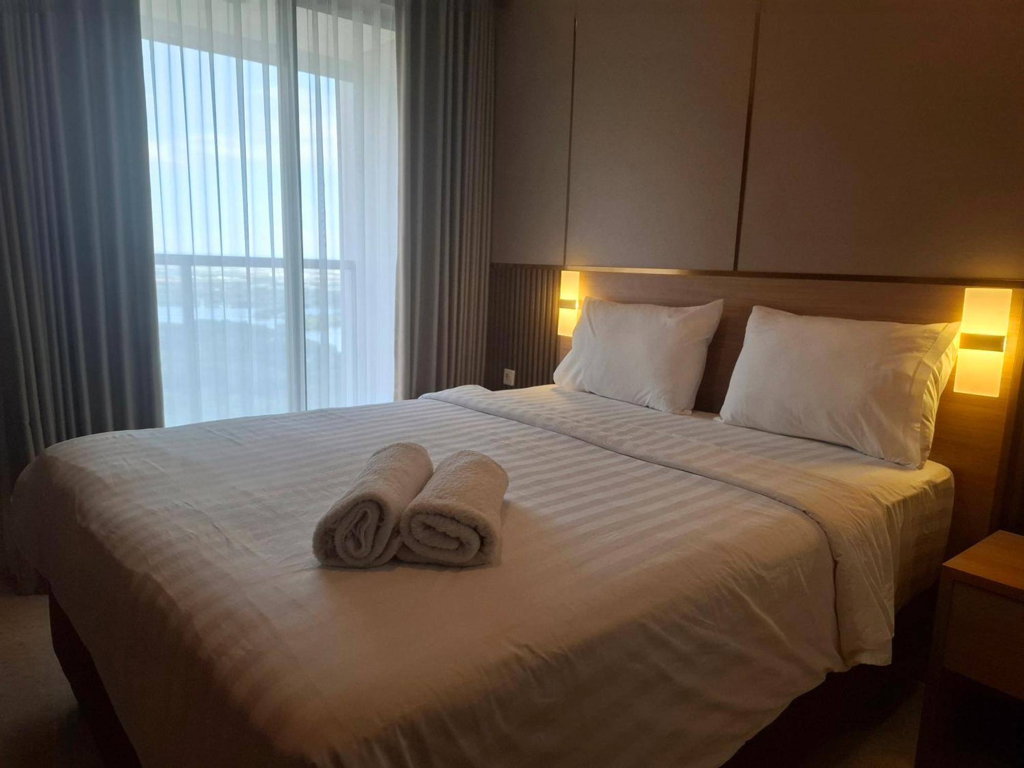 Luxury Sea View Free Wifi And Cozy Gold Coast Pik Next To Oakwood By Blezz Jakarta