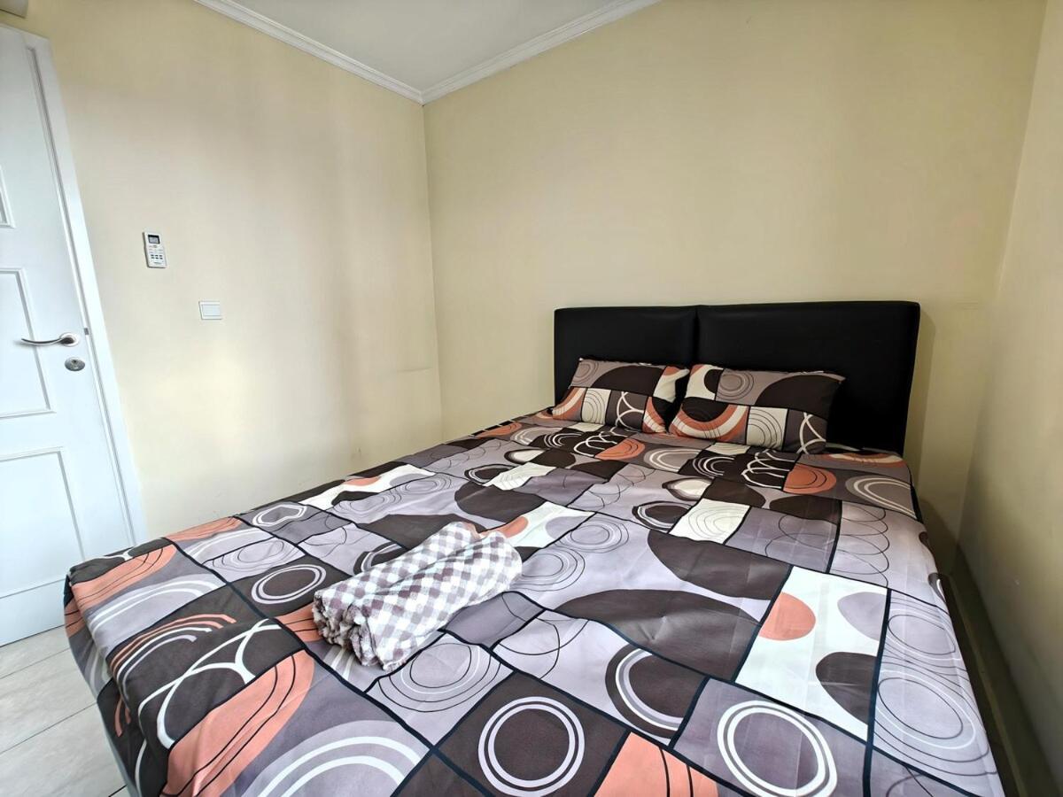 Strategic 2br Gading Moi With Wi-fi, Pool & Gym By 2ndhome Apartment