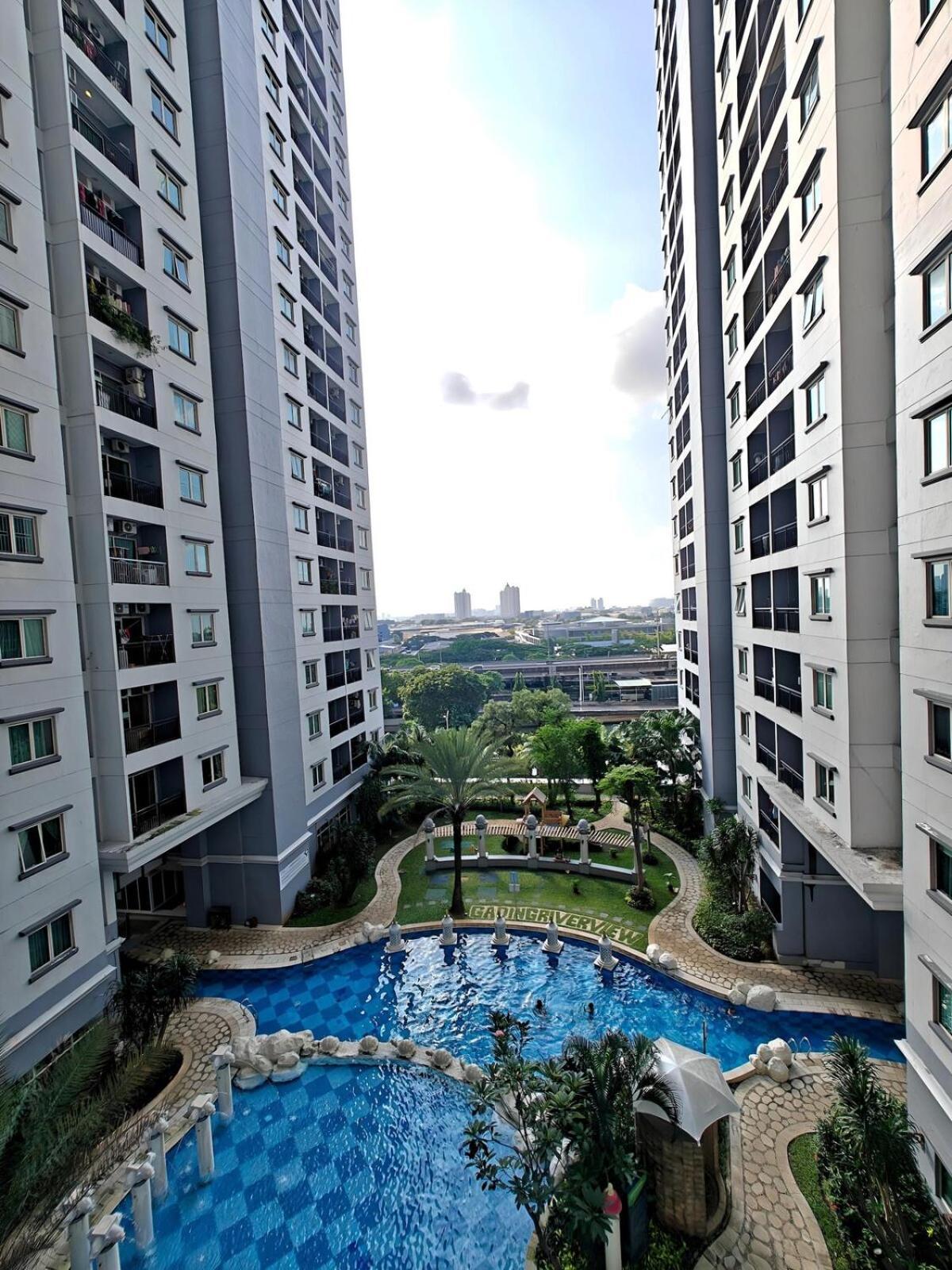 Strategic 2br Gading Moi With Wi-fi, Pool & Gym By 2ndhome *
