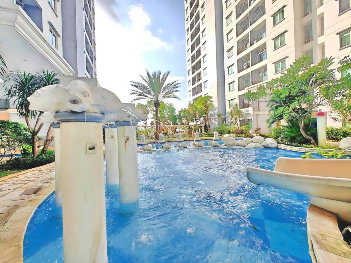 Strategic 2br Gading Moi With Wi-fi, Pool & Gym By 2ndhome Apartment
