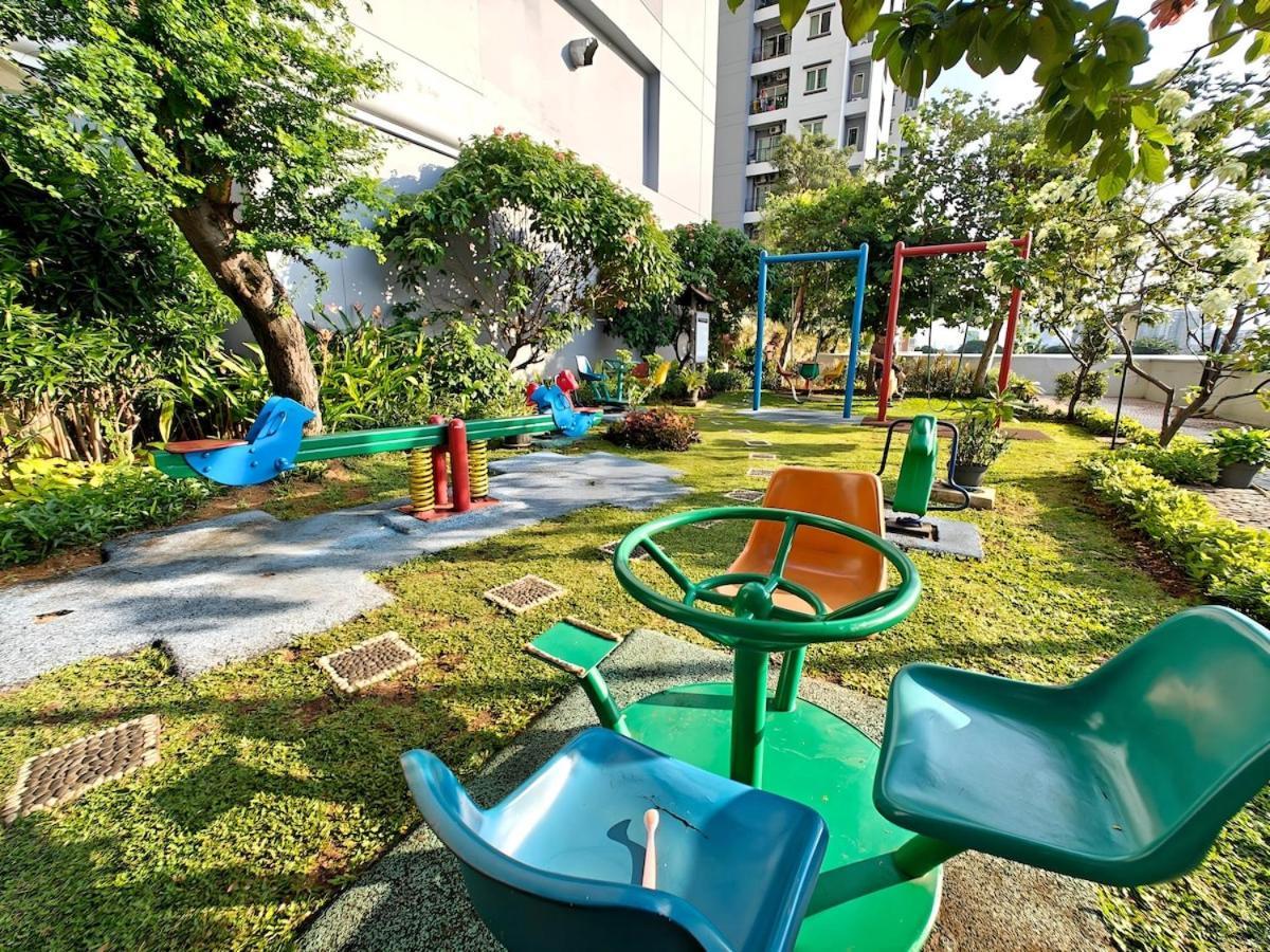 Strategic 2br Gading Moi With Wi-fi, Pool & Gym By 2ndhome *