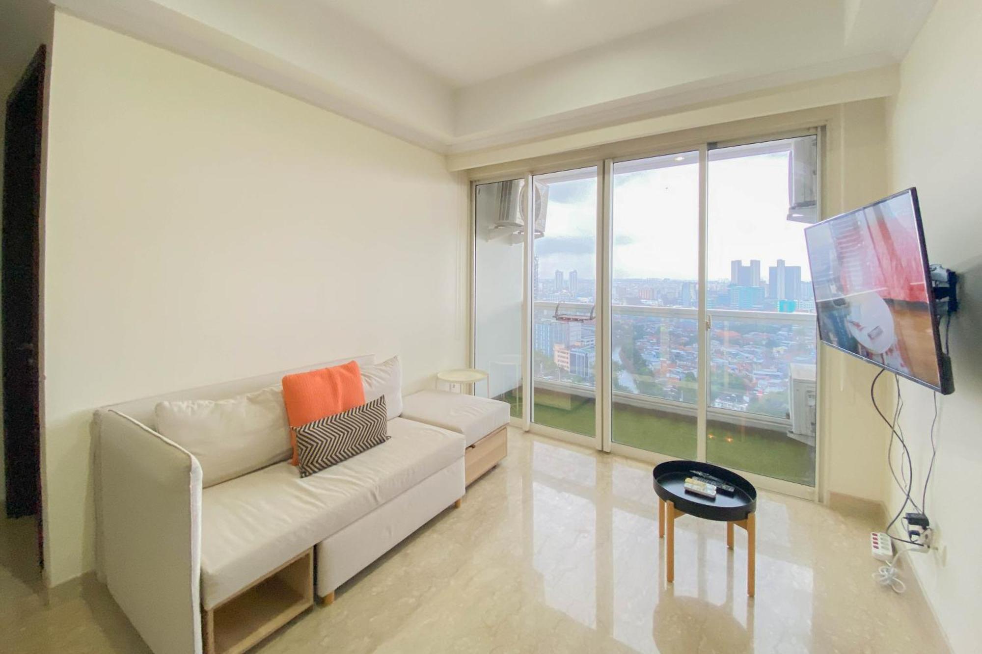Apartment Spacious And Comfort Living 2br At Menteng Park By Travelio *