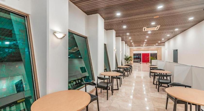 Oyo Townhouse 2 Gunung Sahari Hotel Jakarta