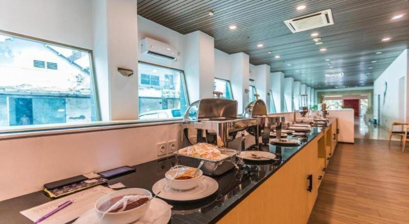 Oyo Townhouse 2 Gunung Sahari Hotel Jakarta