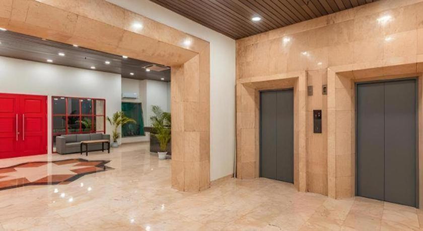 Oyo Townhouse 2 Gunung Sahari Hotel 3*