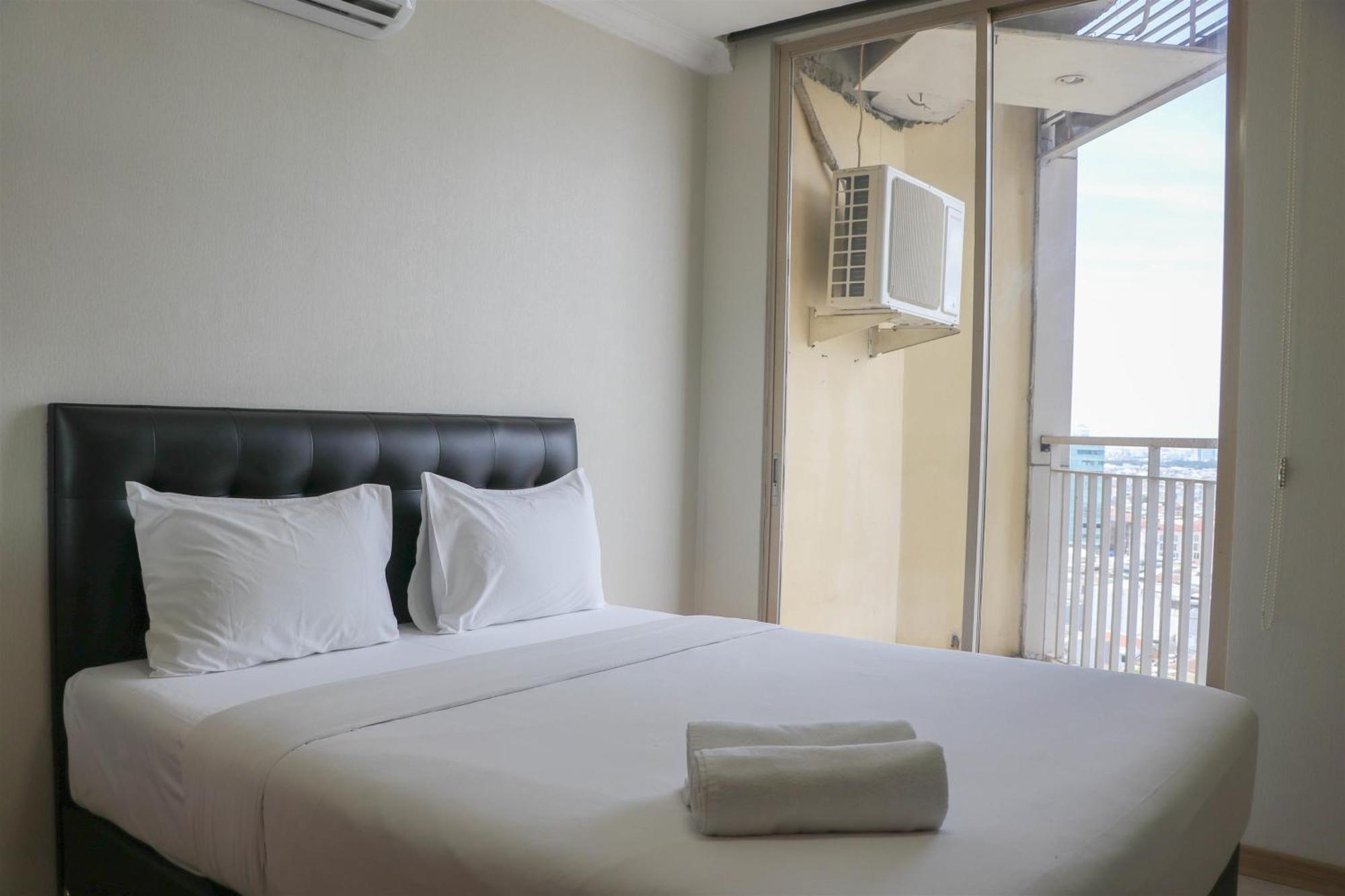 Cozy At Mangga Dua By Travelio *