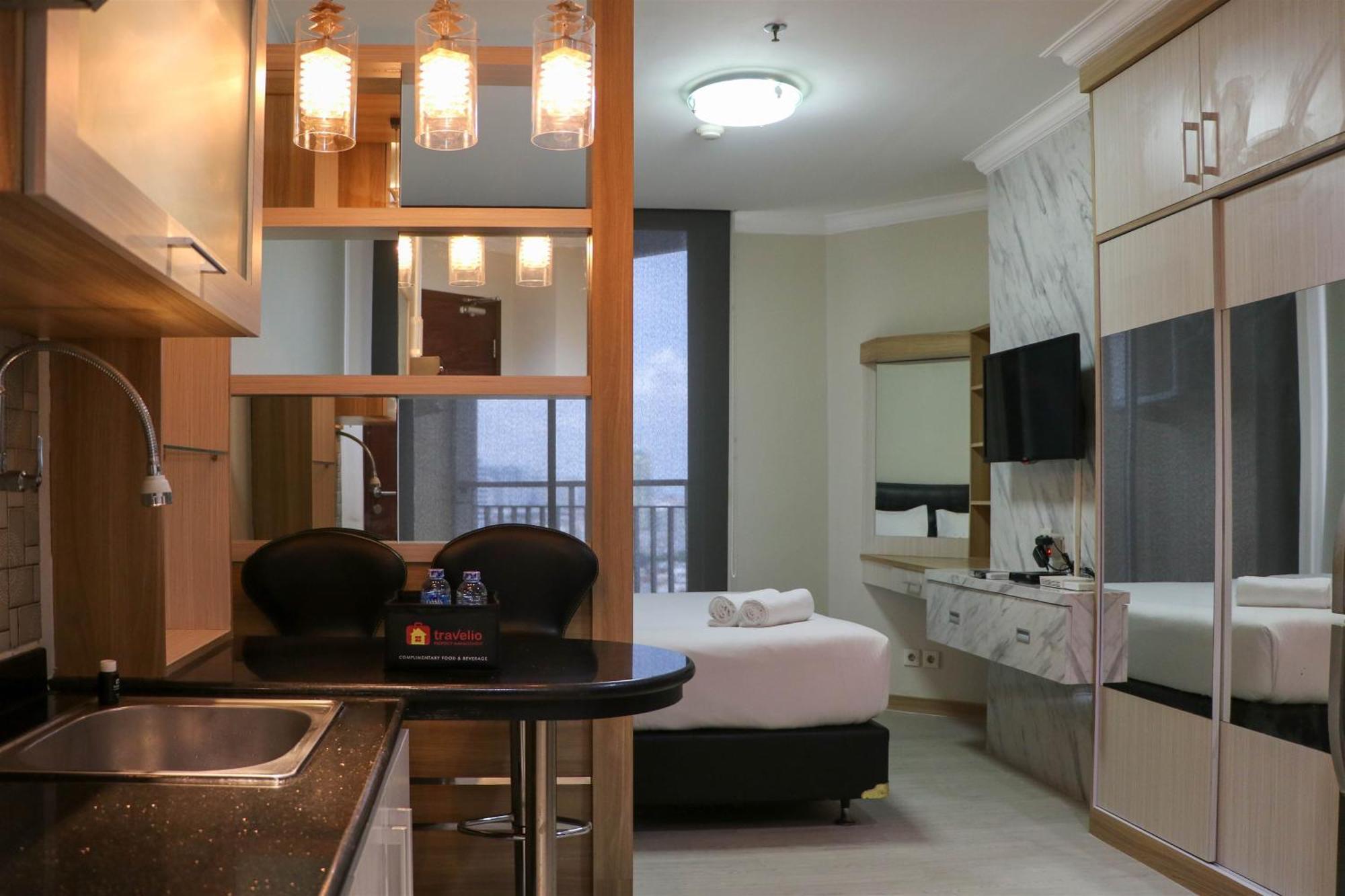 Cozy At Mangga Dua By Travelio * Jakarta