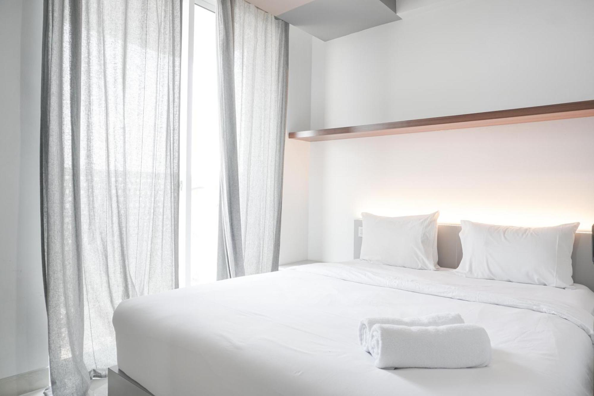 Comfort And Warm At West Vista By Travelio * Jacarta