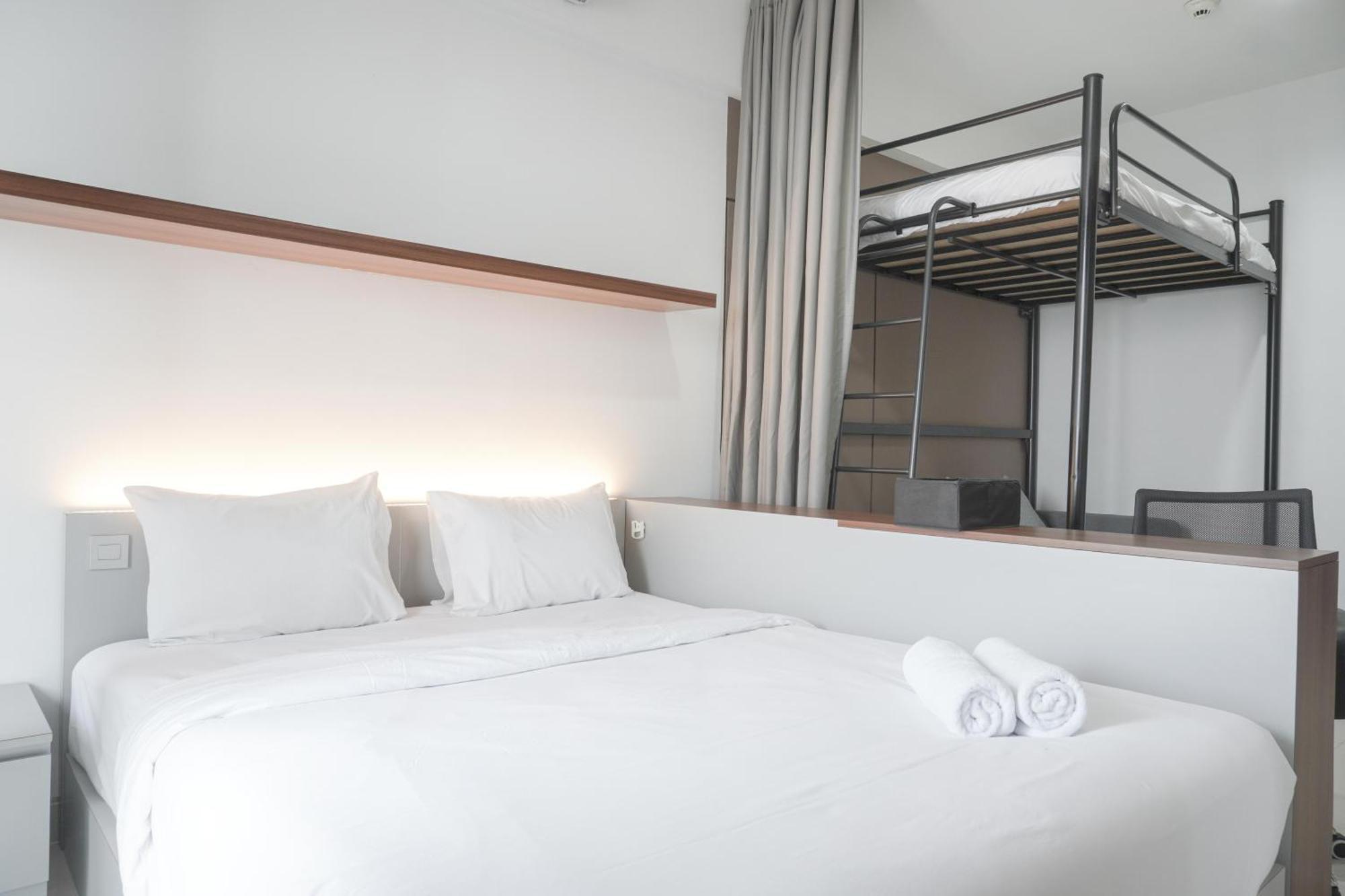 Comfort And Warm At West Vista By Travelio * Jacarta