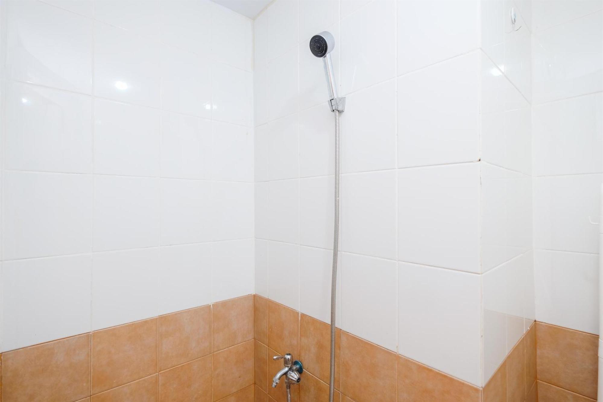 And Comfy At Pramuka By Travelio Apartment Jakarta
