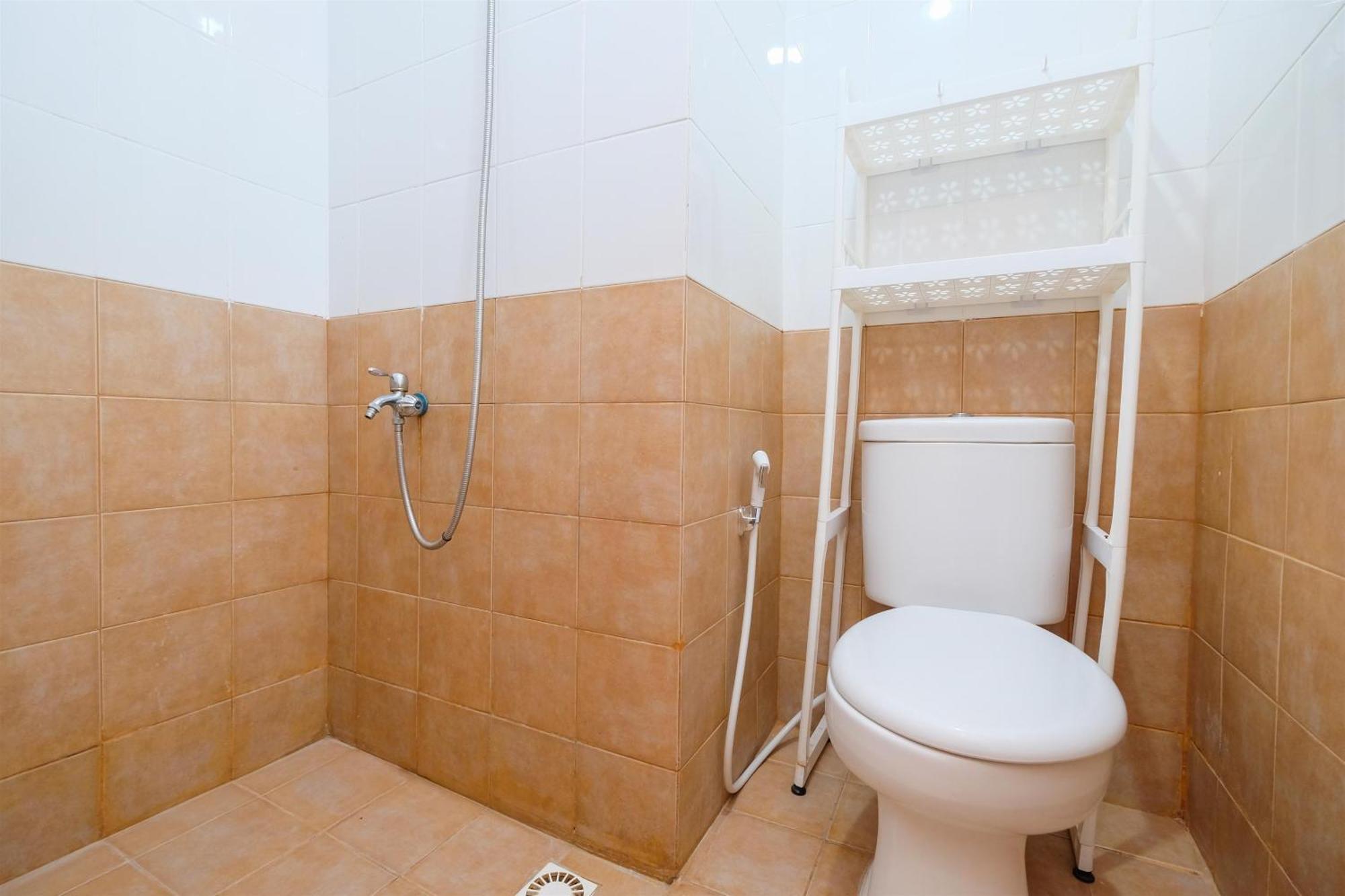 And Comfy At Pramuka By Travelio Apartment *