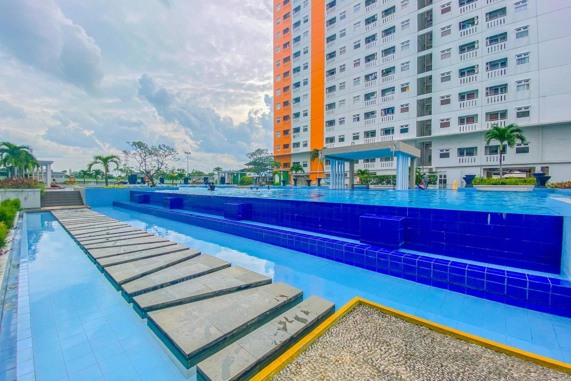 Apartment And Comfy At Pramuka By Travelio *
