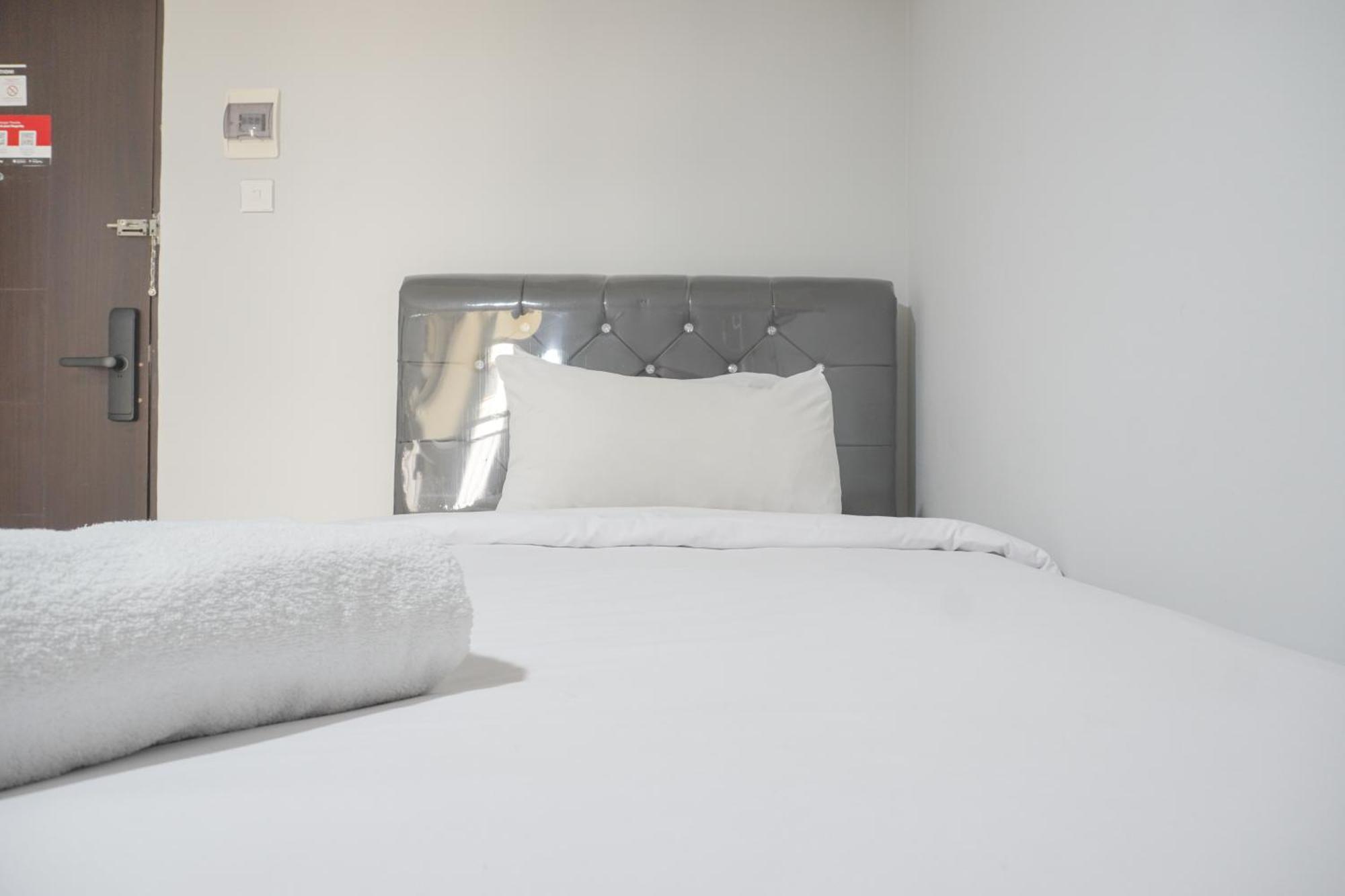 Modern And Restful At Kebagusan By Travelio