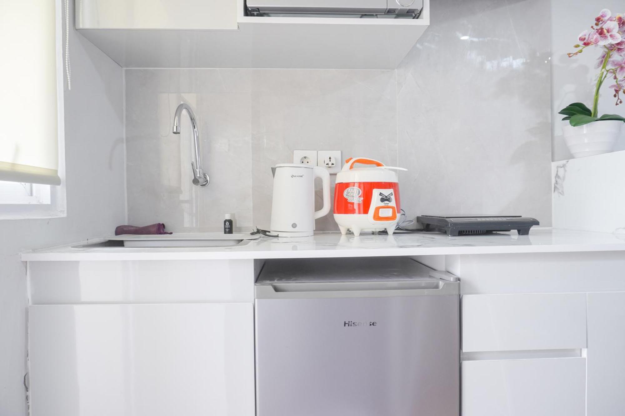 Apartment Modern And Restful At Kebagusan By Travelio