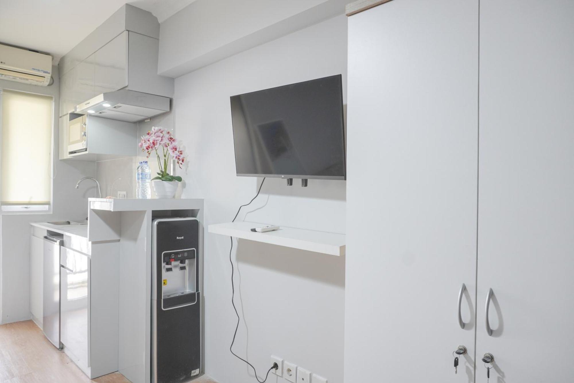 Modern And Restful At Kebagusan By Travelio Apartment *
