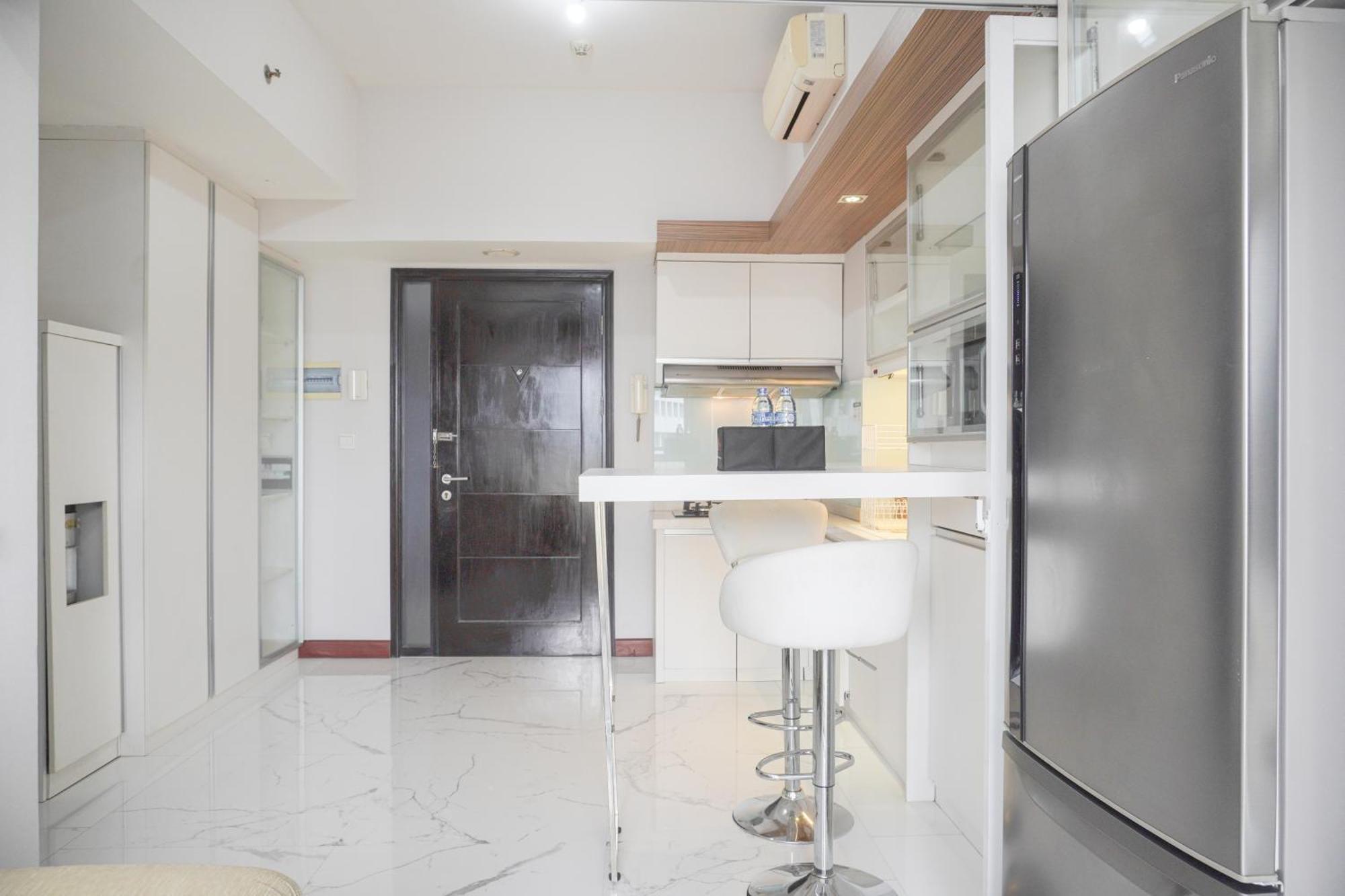 Warm And Comfort Living 1br At 8th Ambassade Kuningan By Travelio Apartment *