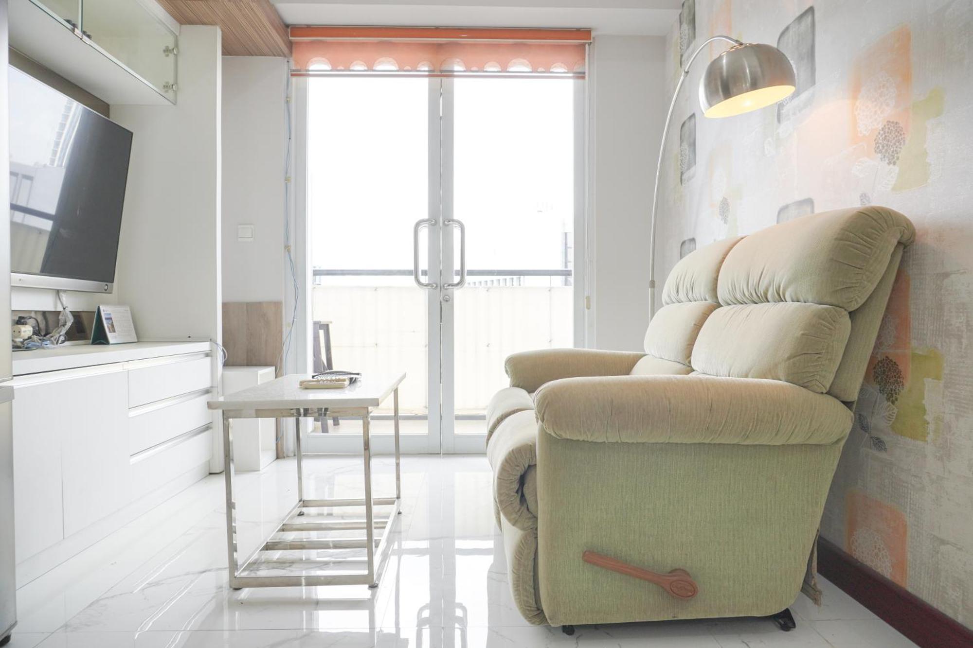 Warm And Comfort Living 1br At 8th Ambassade Kuningan By Travelio Apartment Jakarta