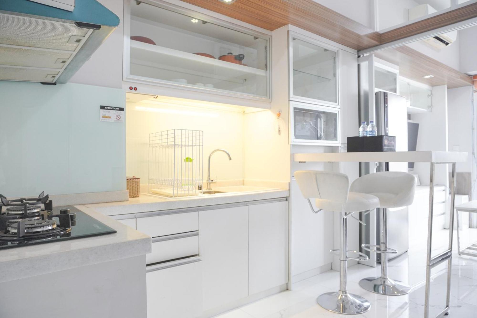 Warm And Comfort Living 1br At 8th Ambassade Kuningan By Travelio