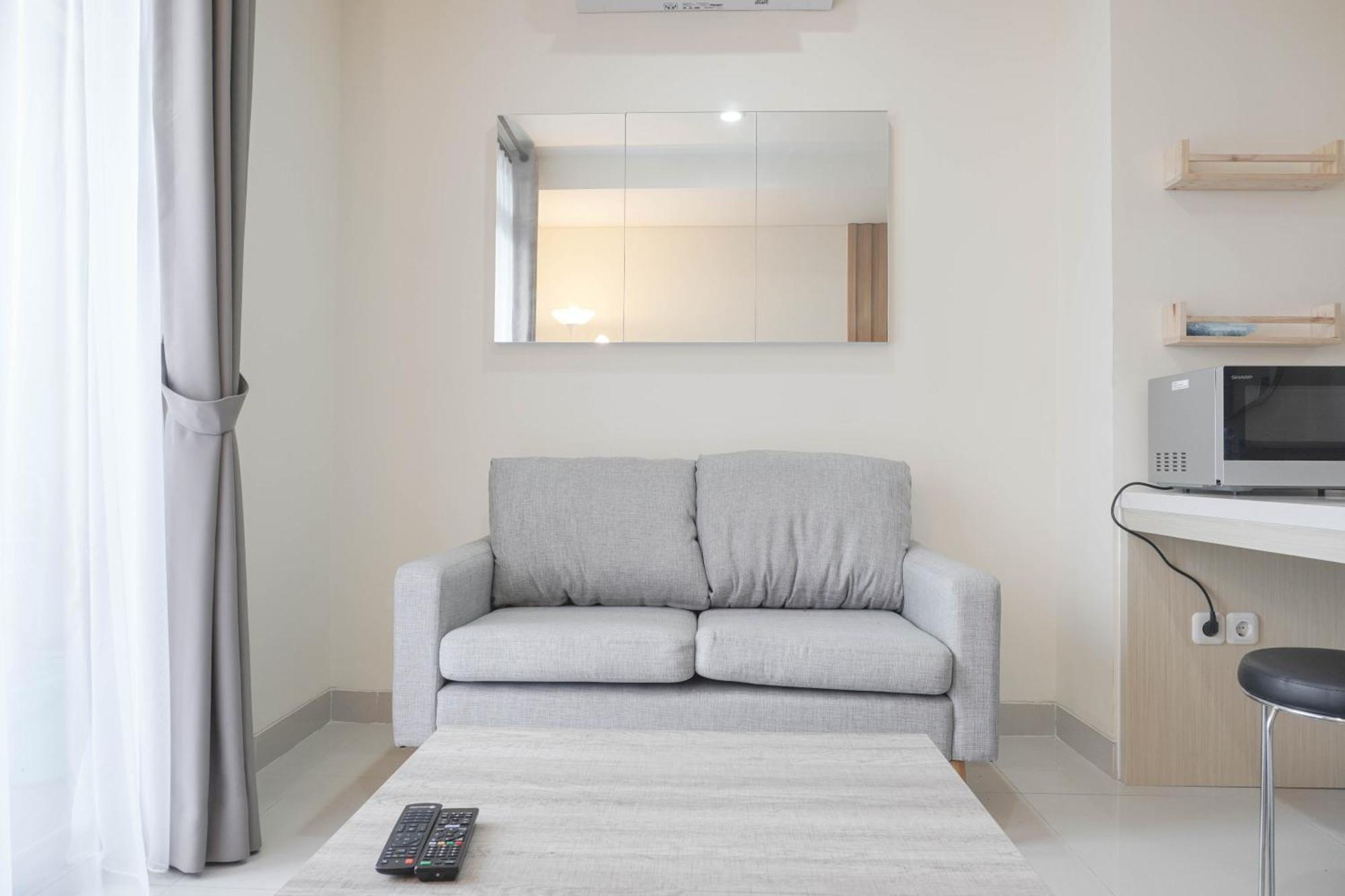 Apartment And Comfort 2br At Pejaten Park By Travelio