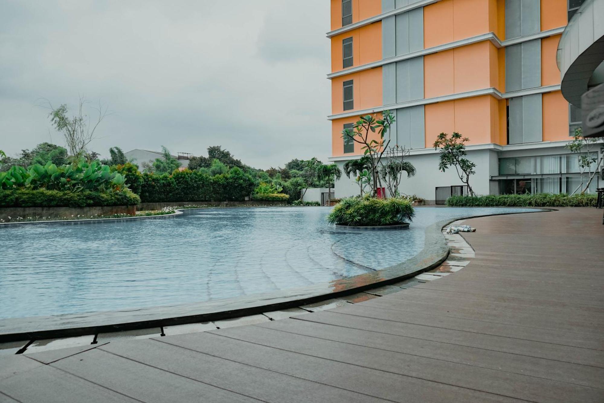 Apartment And Comfort 2br At Pejaten Park By Travelio *