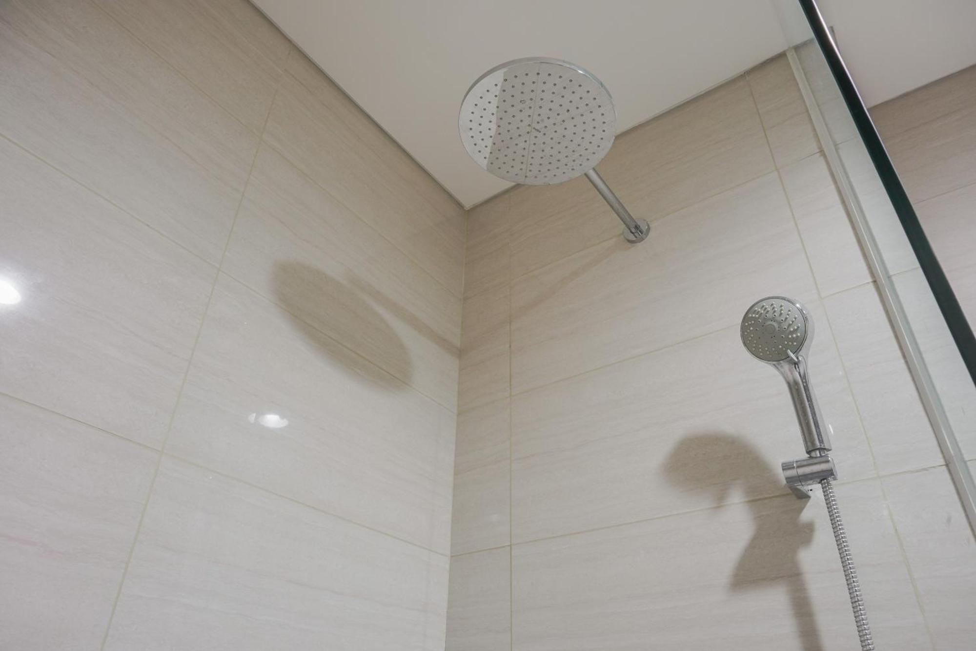 Great And Modern At Ciputra International By Travelio Apartment *