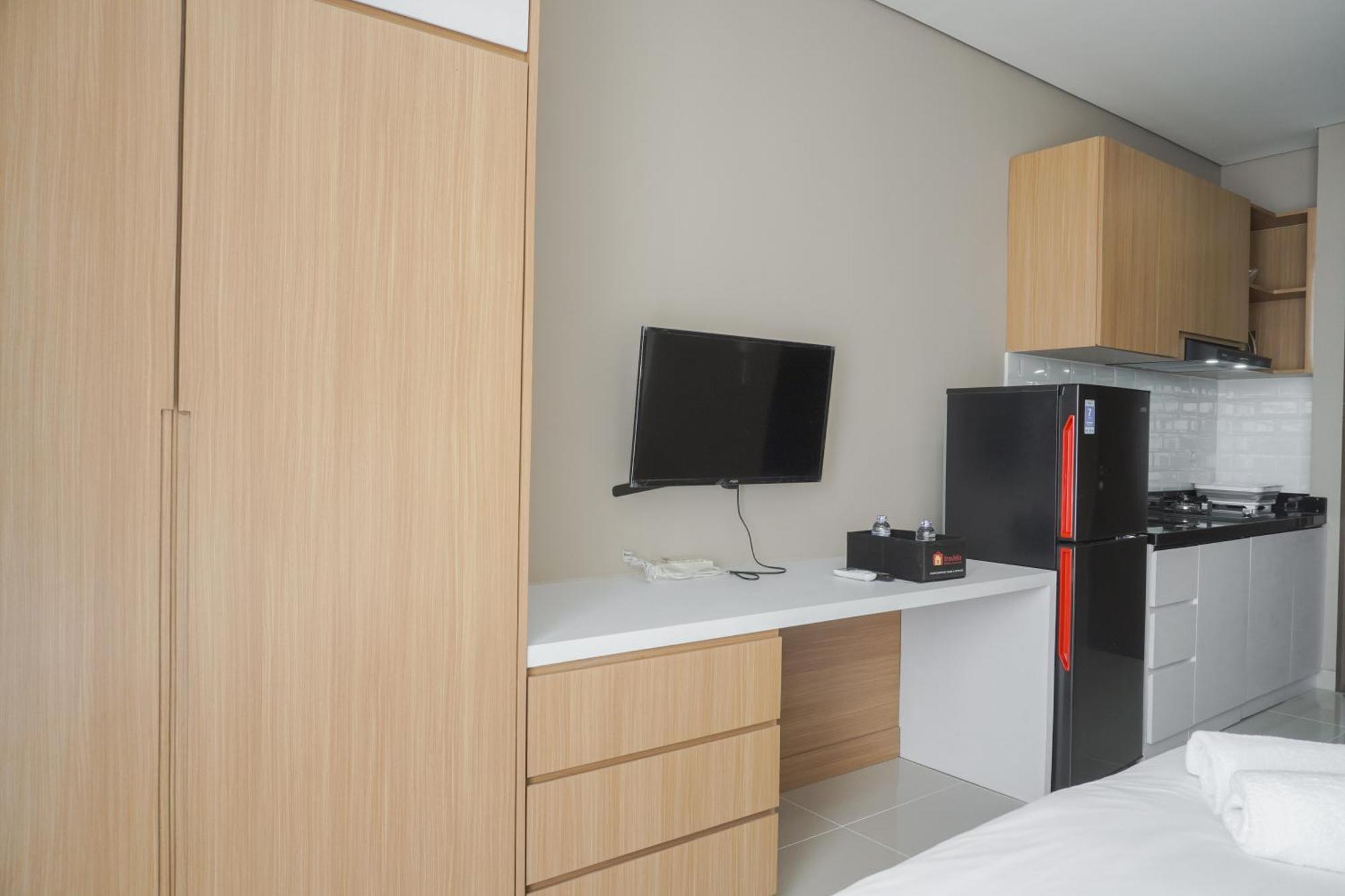 Great And Modern At Ciputra International By Travelio Apartment