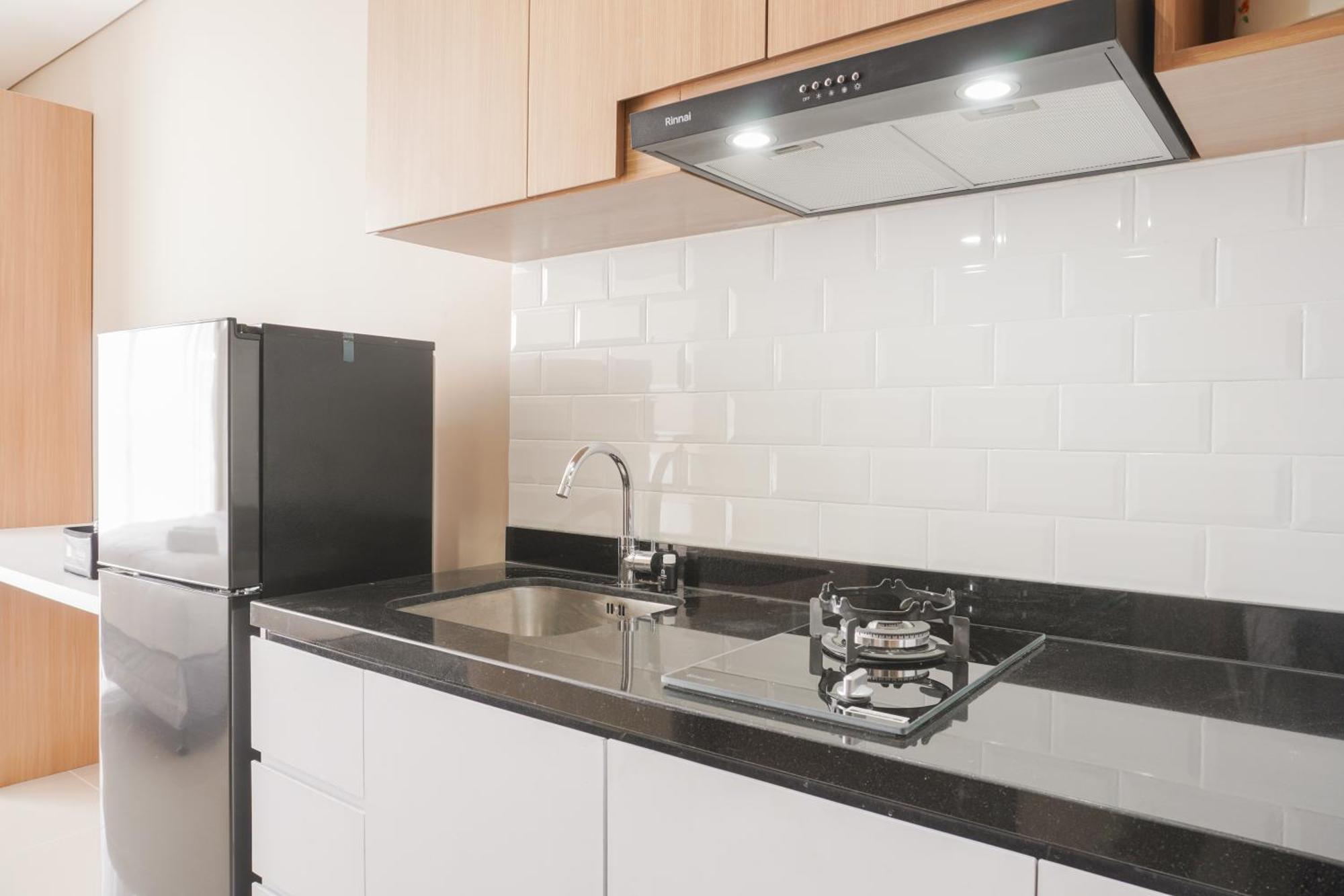 Apartment Great And Modern At Ciputra International By Travelio Jakarta