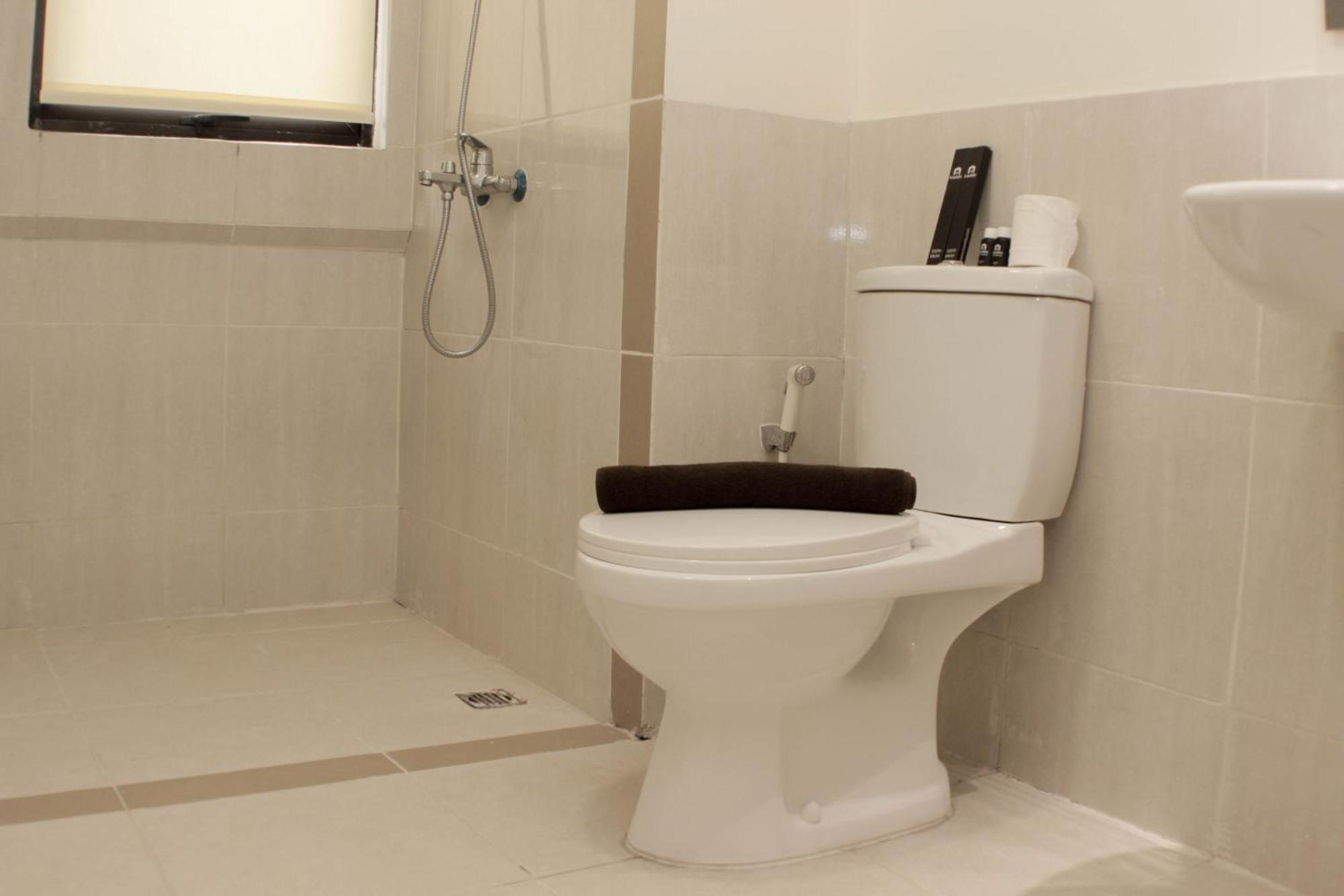 Minimalist And Cozy 3br At Meikarta By Travelio
