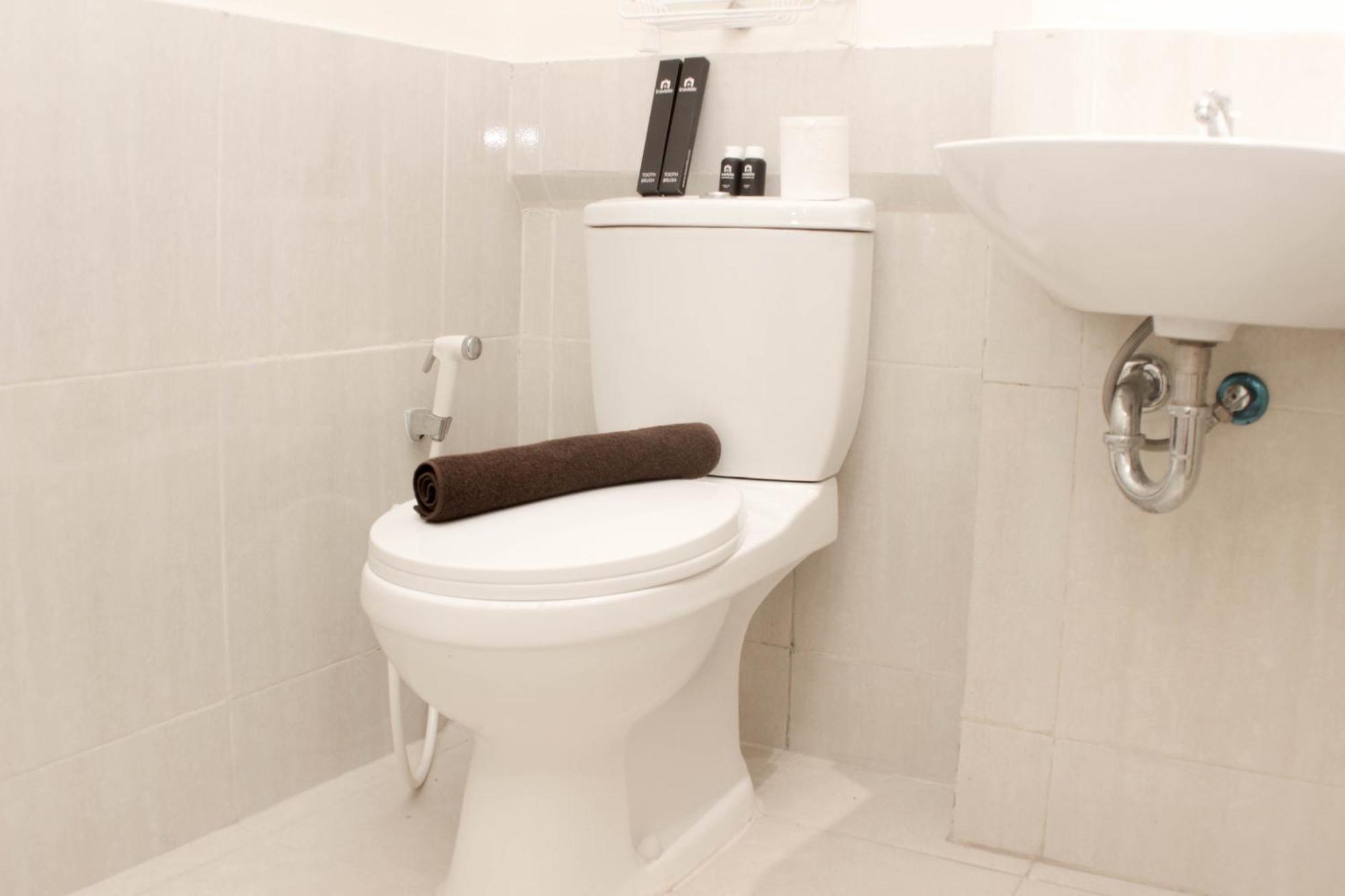 Apartment Minimalist And Cozy 3br At Meikarta By Travelio Jakarta