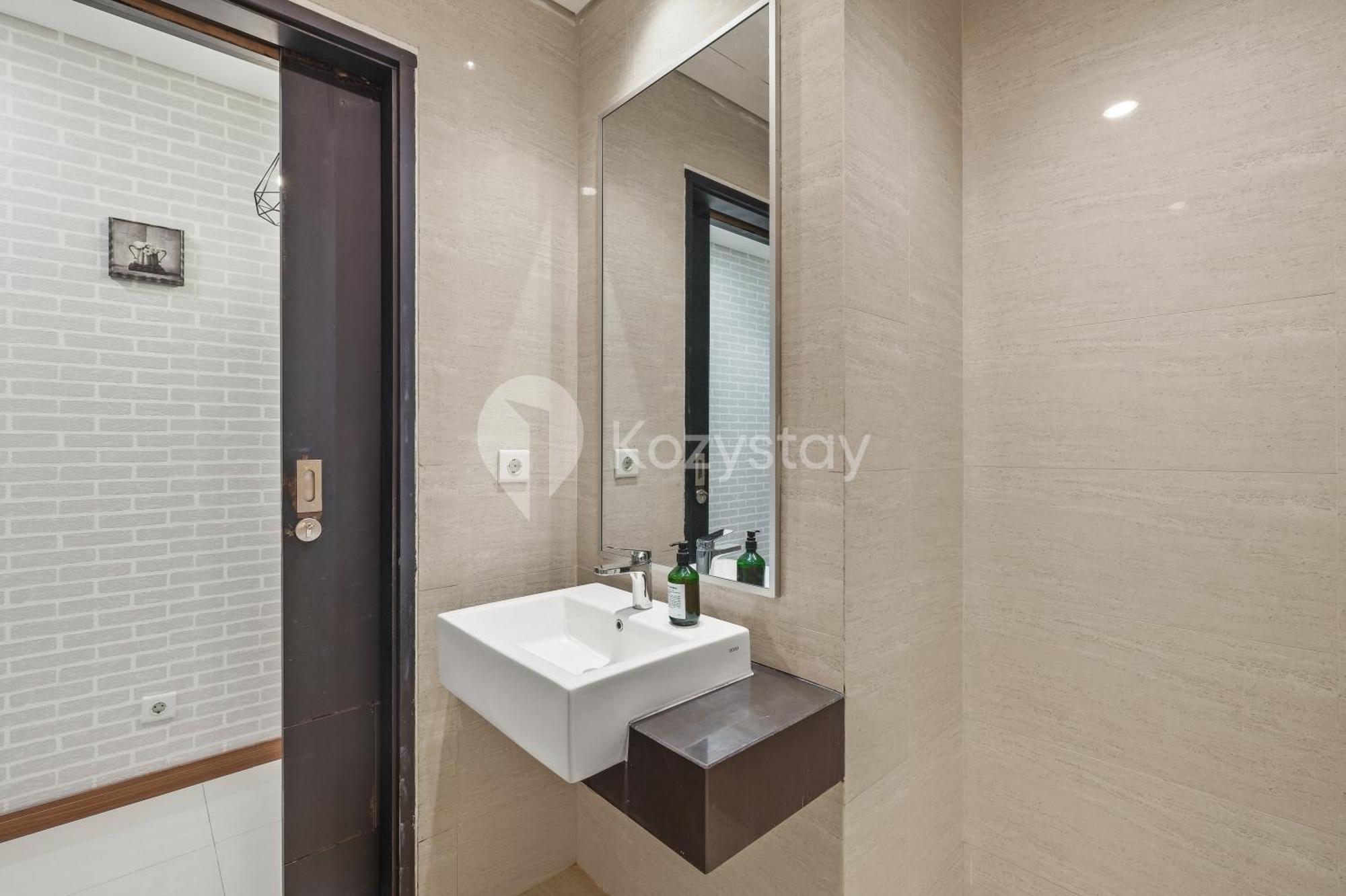 Meadow By Kozystay - Newly Renovated - Kebon Jeruk * Jakarta