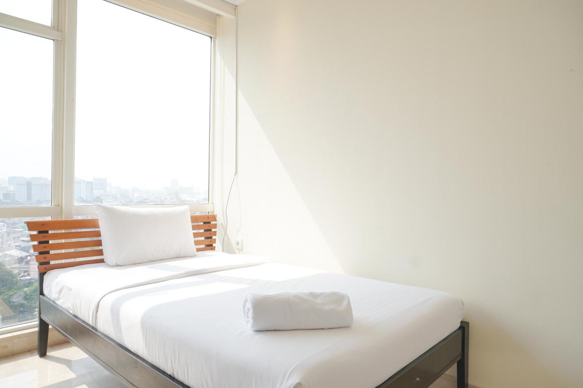 Comfy And Elegant 2br With Private Lift At Menteng Park By Travelio * Jakarta