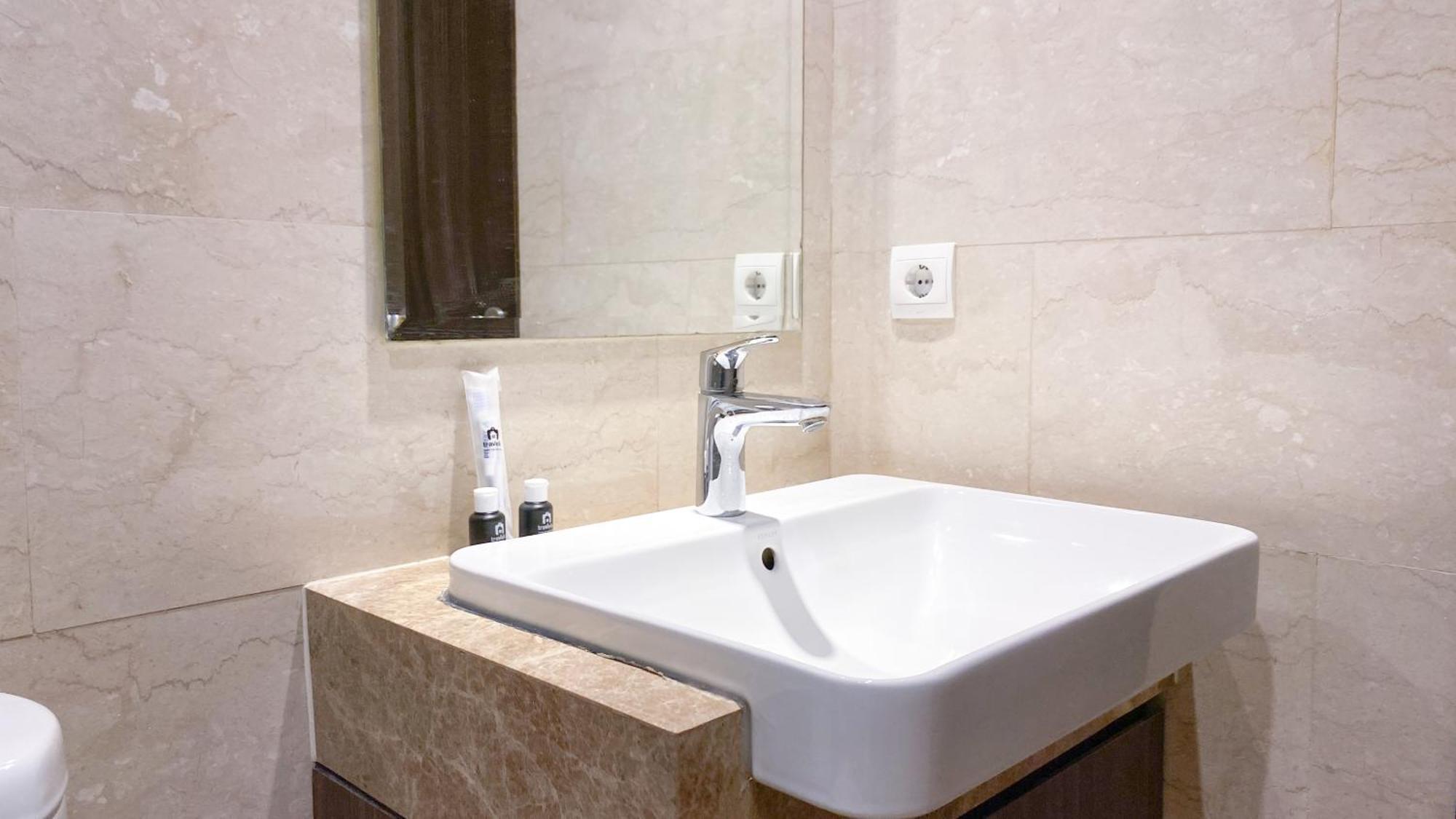 Apartment Comfy And Elegant 2br With Private Lift At Menteng Park By Travelio