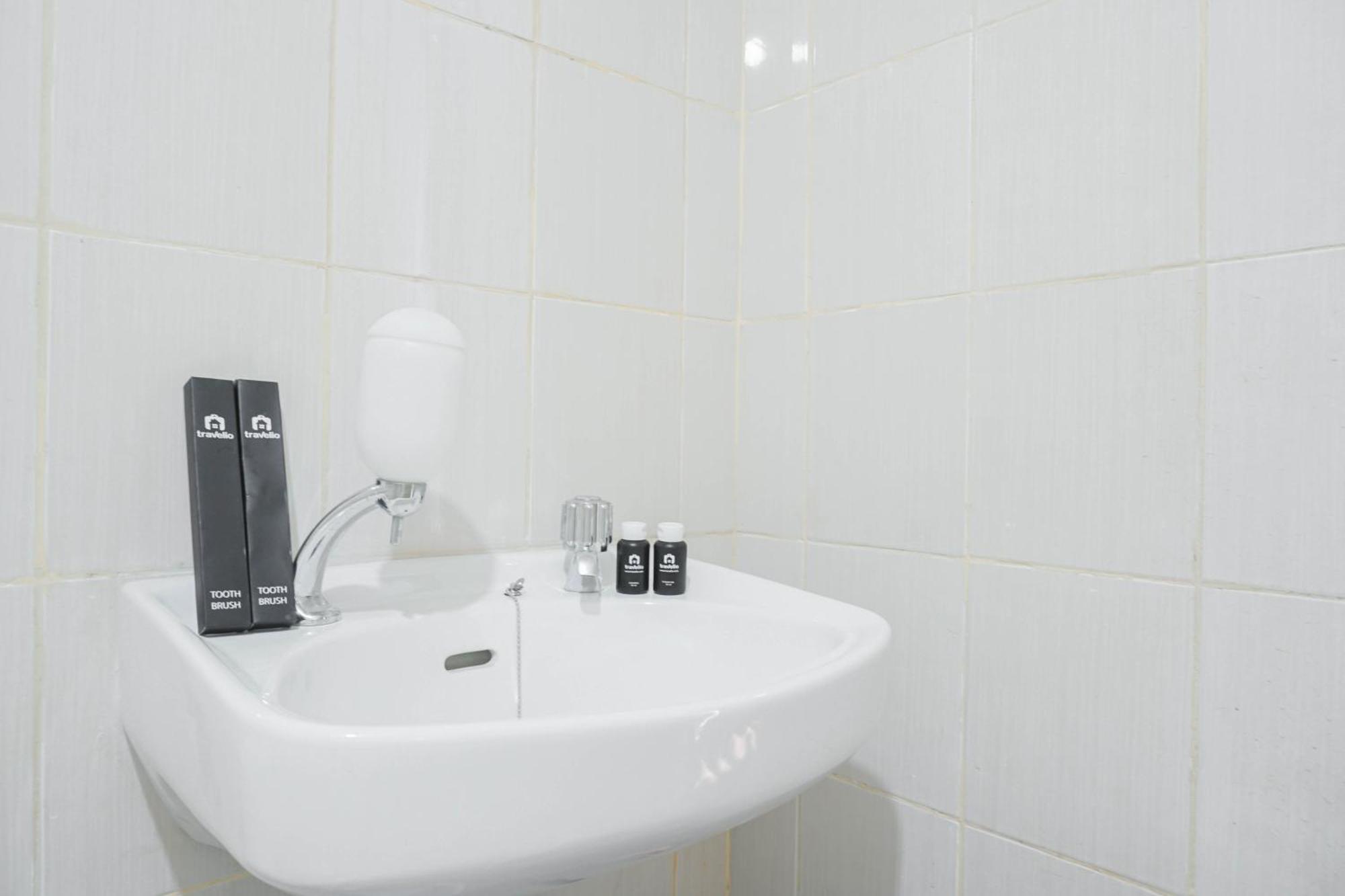 Apartment Scenic And Strategic Amethyst By Travelio Jakarta